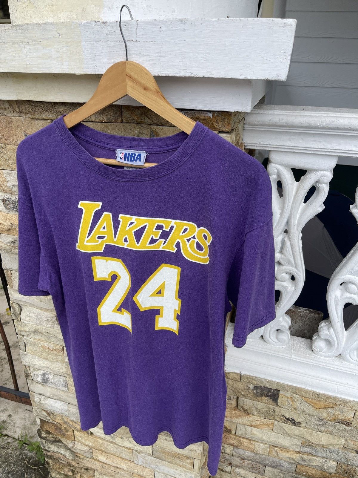 NBA Last Drop🔥Rare🔥Vintage LAKERS Nba 24 BRYANT T-Shirt Size US L / EU 52-54 / 3 - 5 Thumbnail