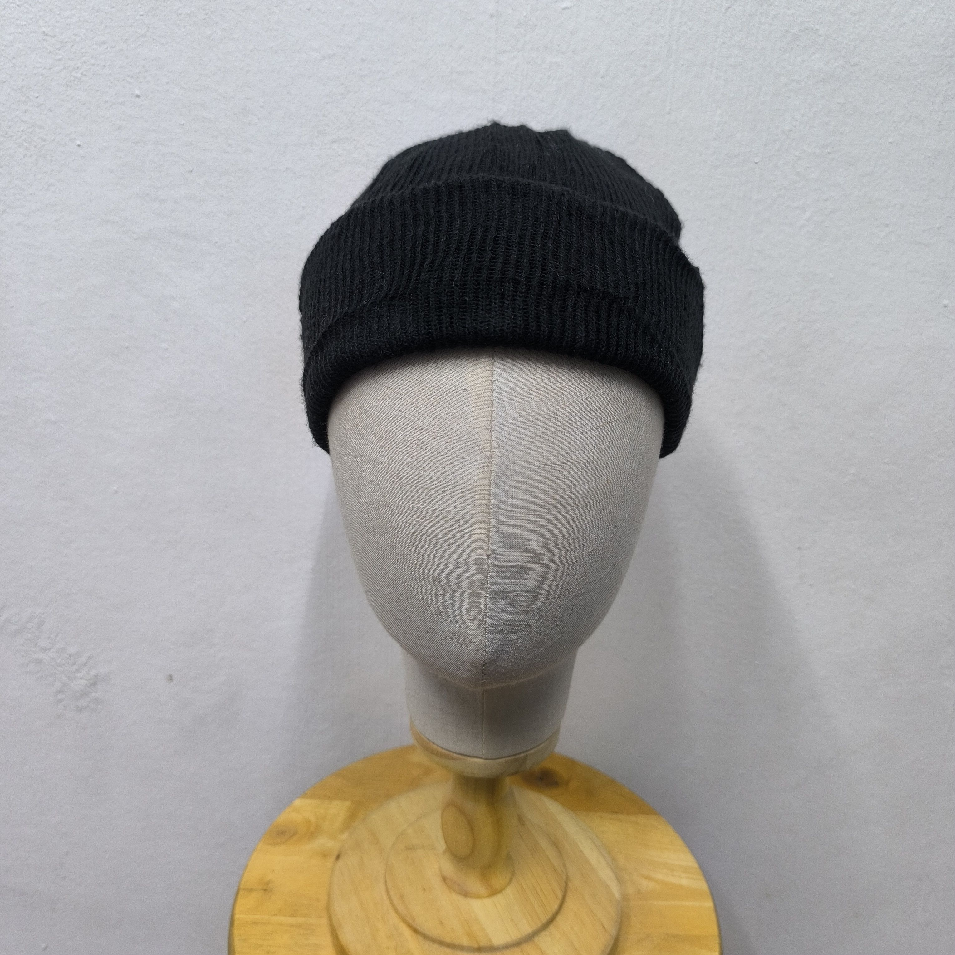 Japanese Brand 💥 Divided by h&m black label short beanie hat Size ONE SIZE - 2 Thumbnail