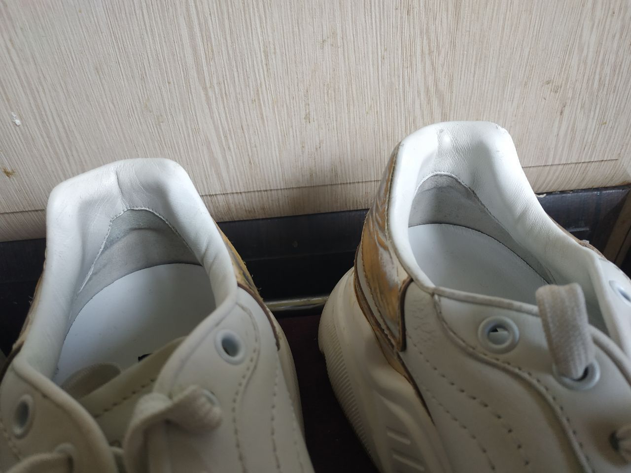 Dolce & Gabbana Dolce & Gabbana Daymaster Womens White Gold Sneakers 7 IT Size US 10 / IT 40 - 23 Thumbnail
