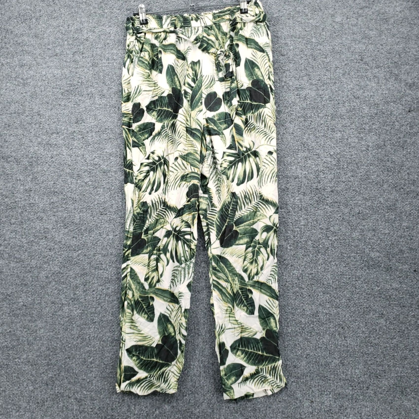 H&M H&M Pants Womens 10 Green Cropped High Rise Straight Viscose Belted Pants Womens Cropped Green Flower Tropical Belted Pockets Crew Size 32" / US 10 / IT 46 - 2 Thumbnail