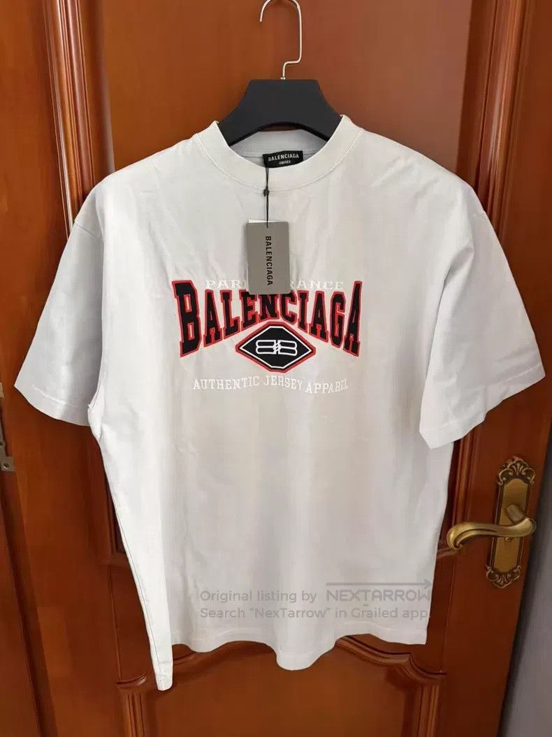 Balenciaga Balenciaga Bat Embroidered Short Sleeve Size US XS / EU 42 / 0 - 1 Thumbnail