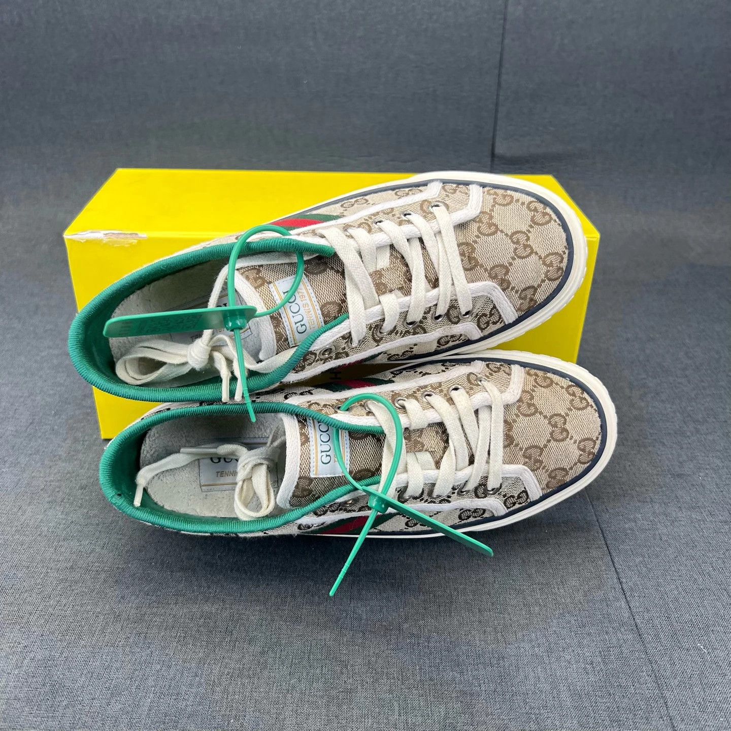 Gucci Gucci 1977 Ebony All Over Print Size 40 New Size US 7 / EU 40 - 8 Thumbnail