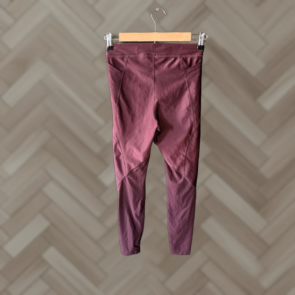 Nike Nike Womens Cropped Leggings Sportswear Red XS Size Cropped Athletic Compression Pants 891013-652 Womens Slim Fit Activewear 24in inseam XS Size 26" / US 2 / IT 38 - 1 Thumbnail