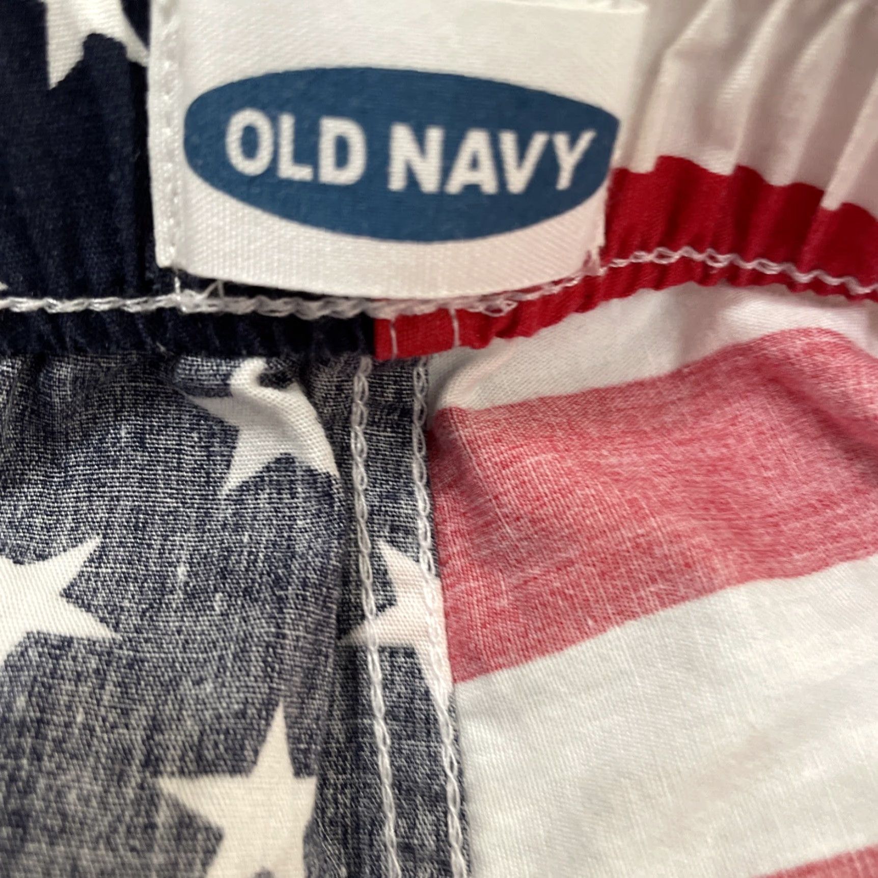 Old Navy OLD NAVY Shorts Men XL AMERICAN FLAG PRINT red white blue Stretch Cool Summer XL Size US 36 / EU 52 - 4 Thumbnail