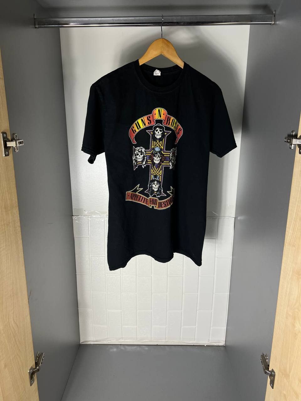 Band Tees VINTAGE GUNS N ROSES TOUR ROCK T-SHIRT METAL PUNK Y2K 90s Size US L / EU 52-54 / 3 - 3 Thumbnail