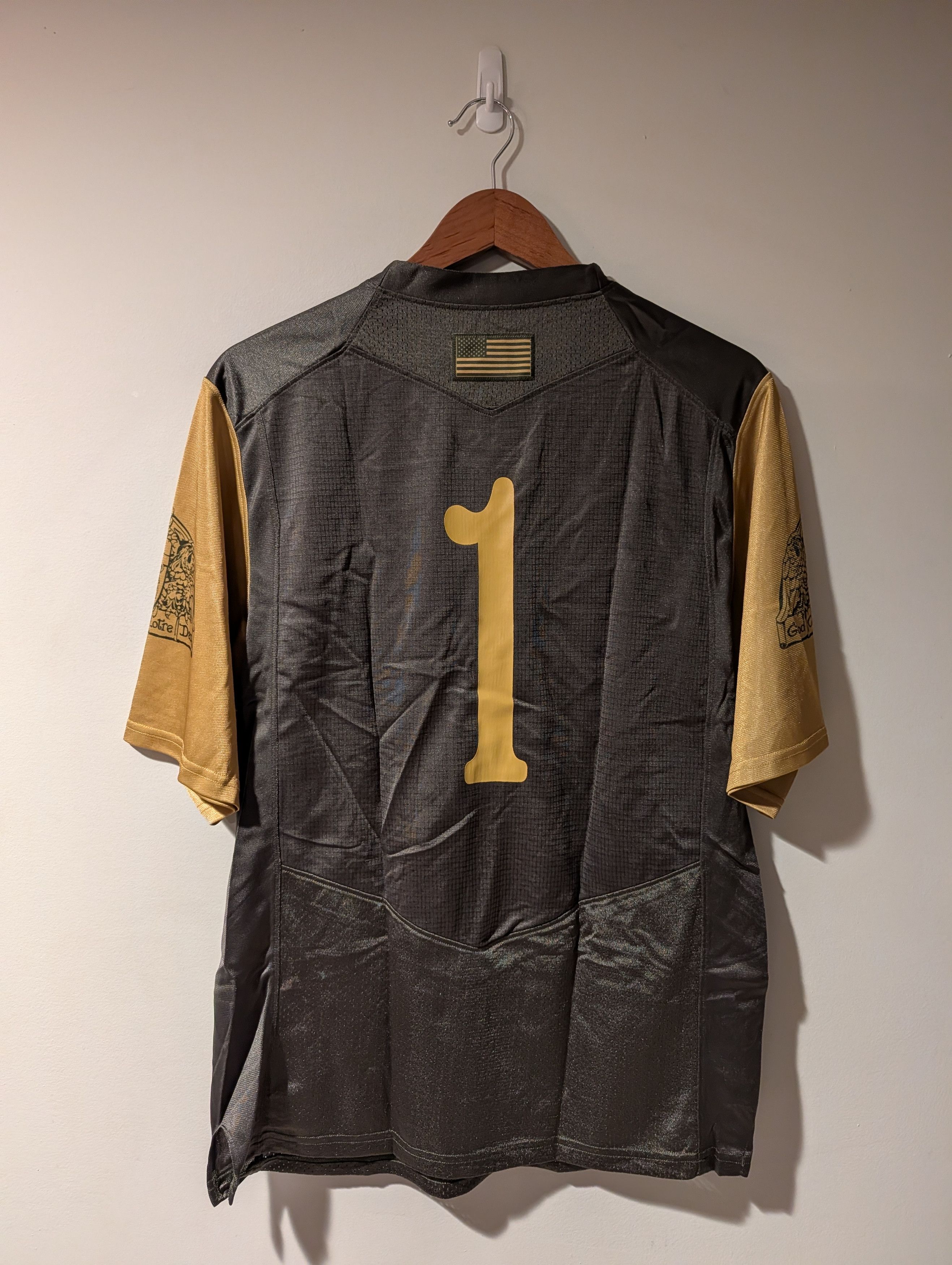 NCAA Under Armour Notre Dame Fighting Irish #1 Football Jersey Size US S / EU 44-46 / 1 - 8 Thumbnail