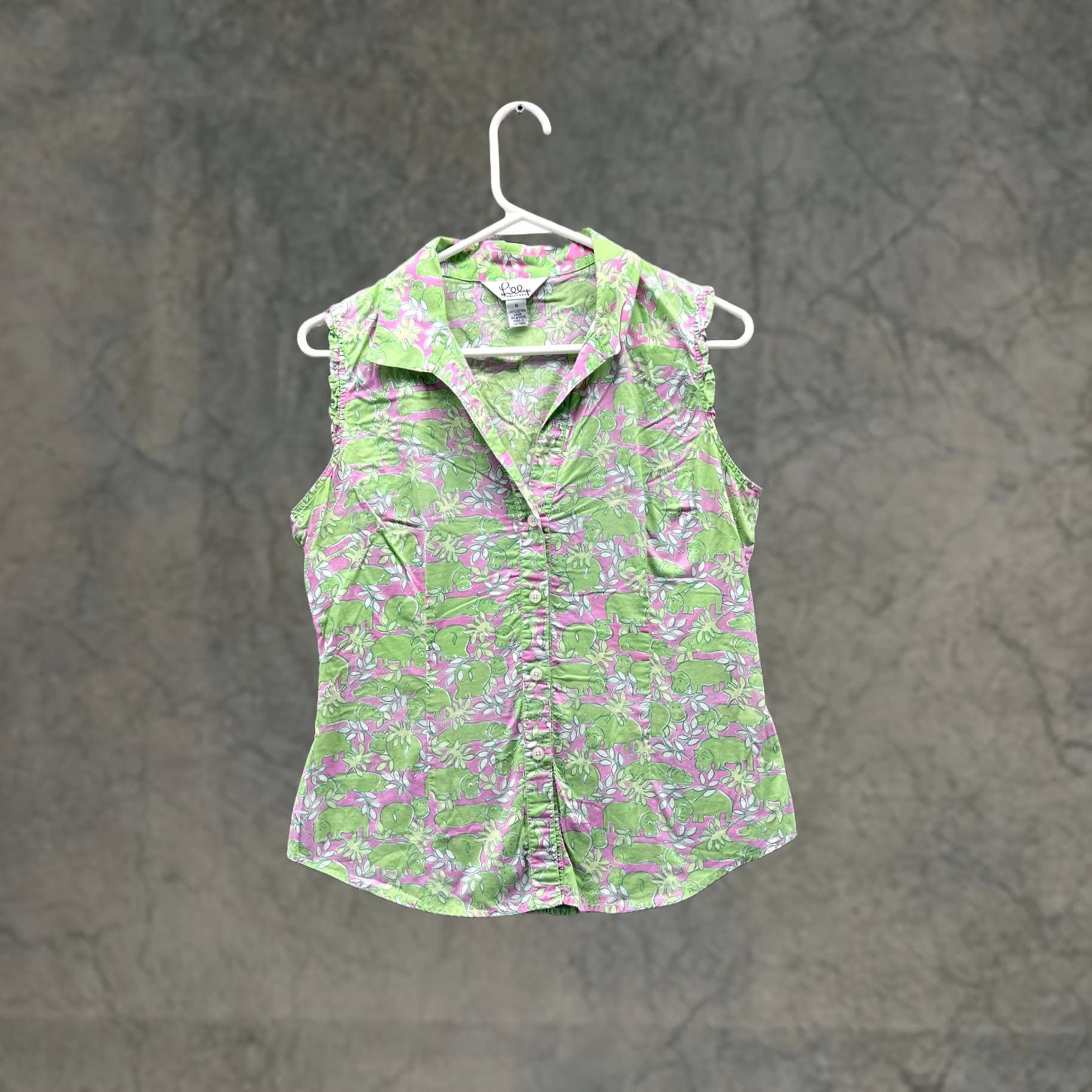 Lilly Pulitzer Lilly Pulitzer Shirt Womens 8 Green Collared Sleeveless Animal Print Button Top Size M / US 6-8 / IT 42-44 - 1 Thumbnail