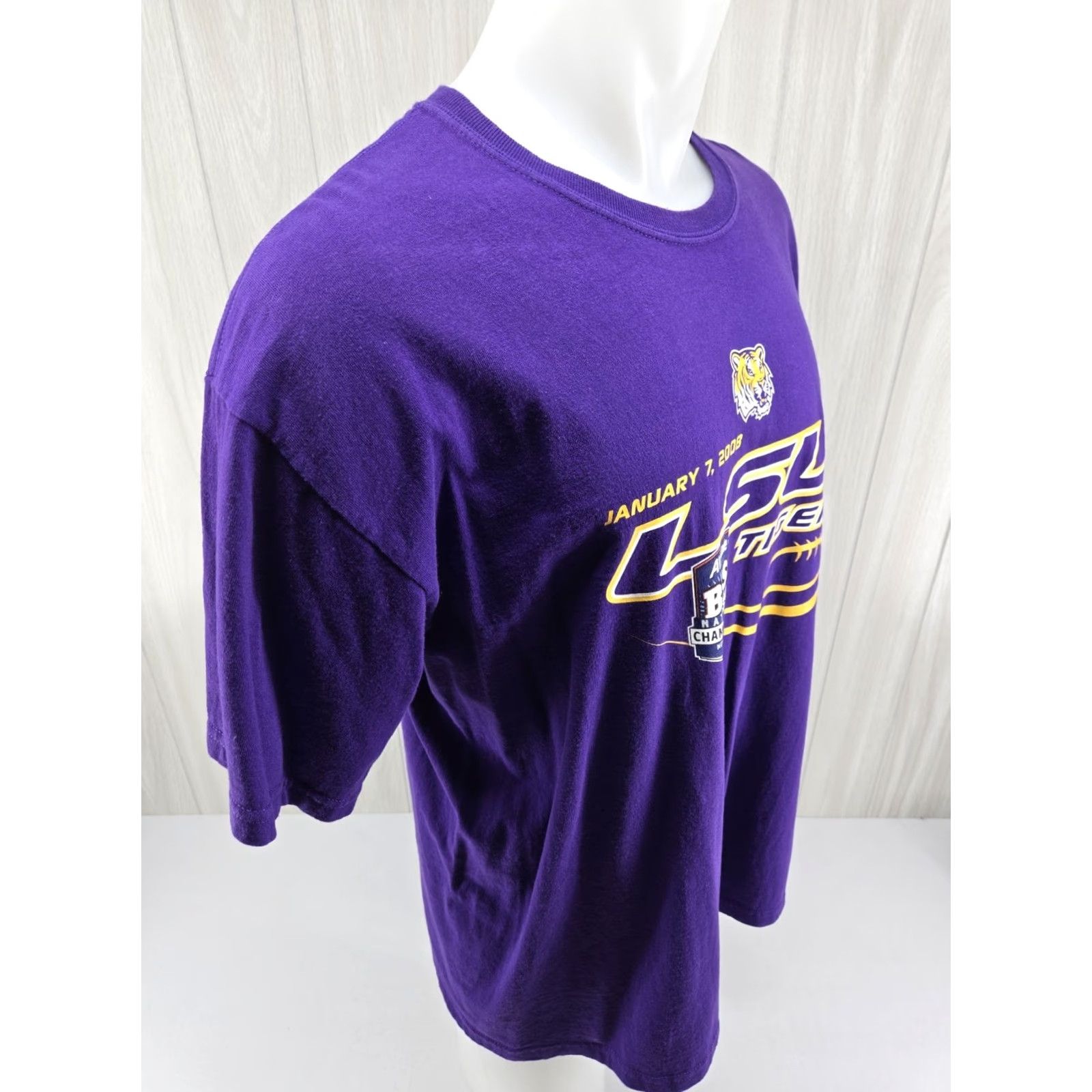 Gildan VINTAGE 2008 National BCS Championship Shirt LSU MEN'S XL Purple" Size US XL / EU 56 / 4 - 6 Thumbnail