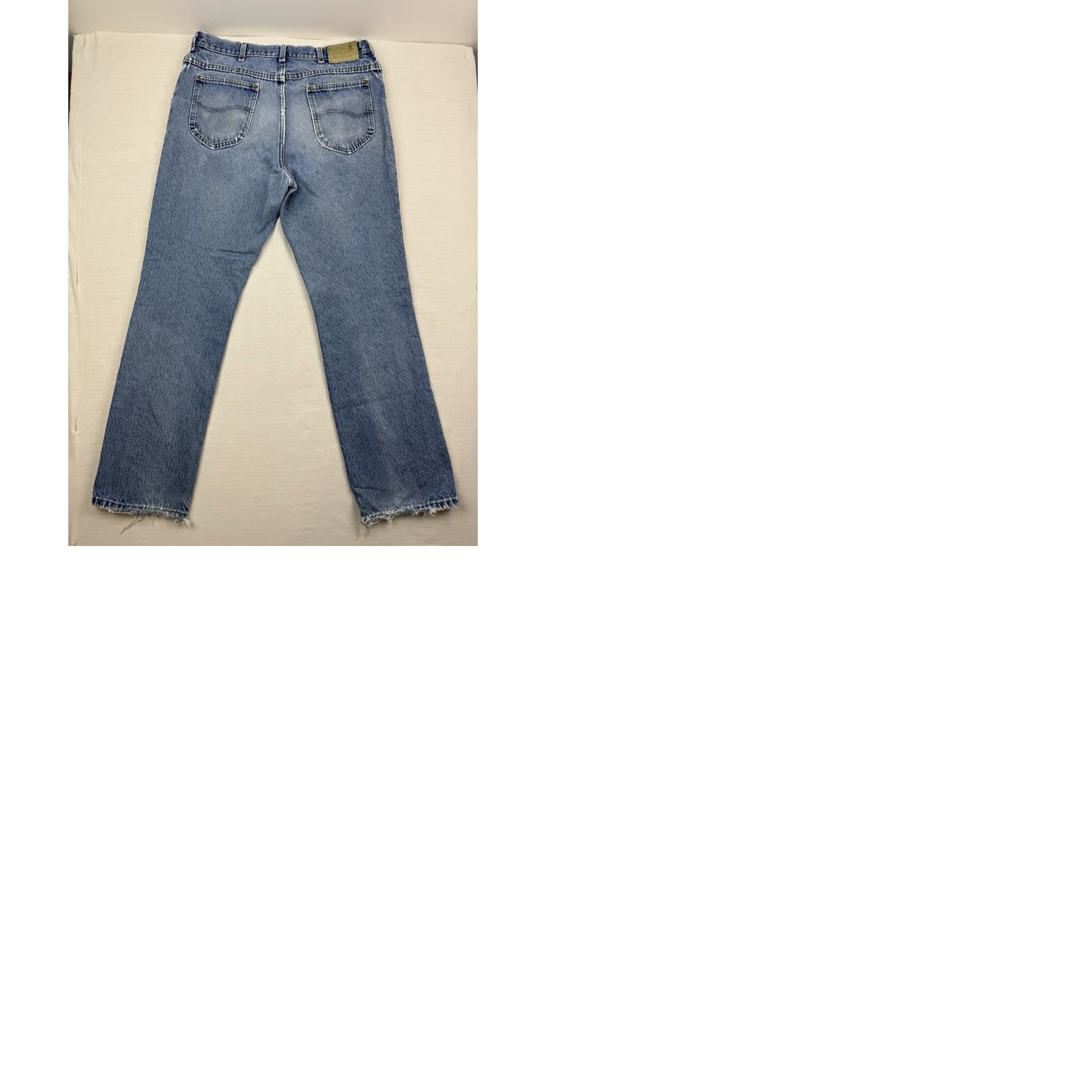 Lee VINTAGE Lee Jeans Men 36x32 Regular Straight USA Blue Cotton 1980s-90s, Worn, Thrashed, Zip, Inseam 32, Made in USA, Leather Patch, Hipster Size US 36 / EU 52 - 12 Thumbnail