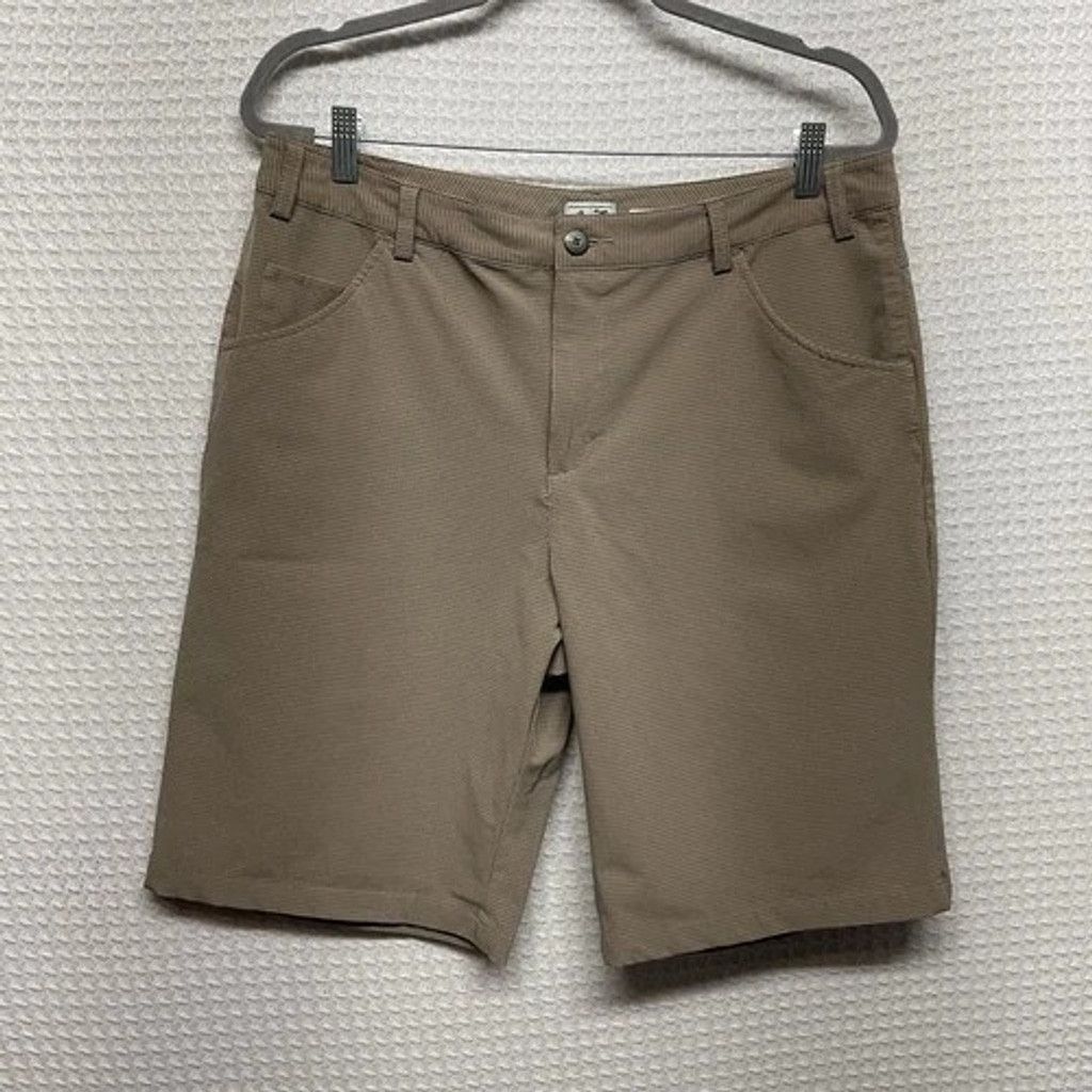Adidas NWOT Adidas Check Golf Athletic Wicking Bermuda Shorts Men34 Size US 34 / EU 50 - 1 Thumbnail