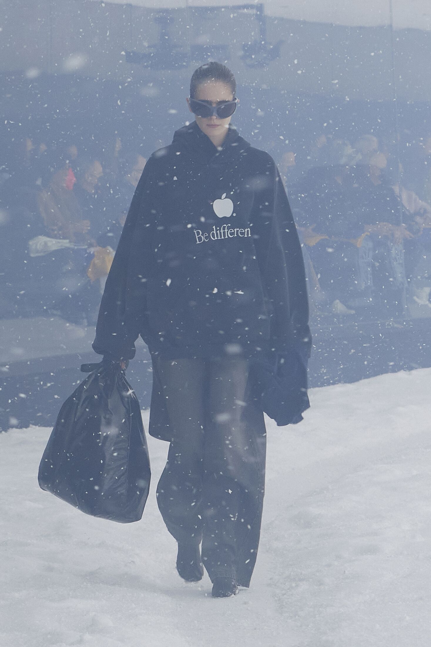 Balenciaga New Apple Be Different Layered Hoodie Rare Size (5) XXL Size US XXL / EU 58 / 5 - 2 Thumbnail