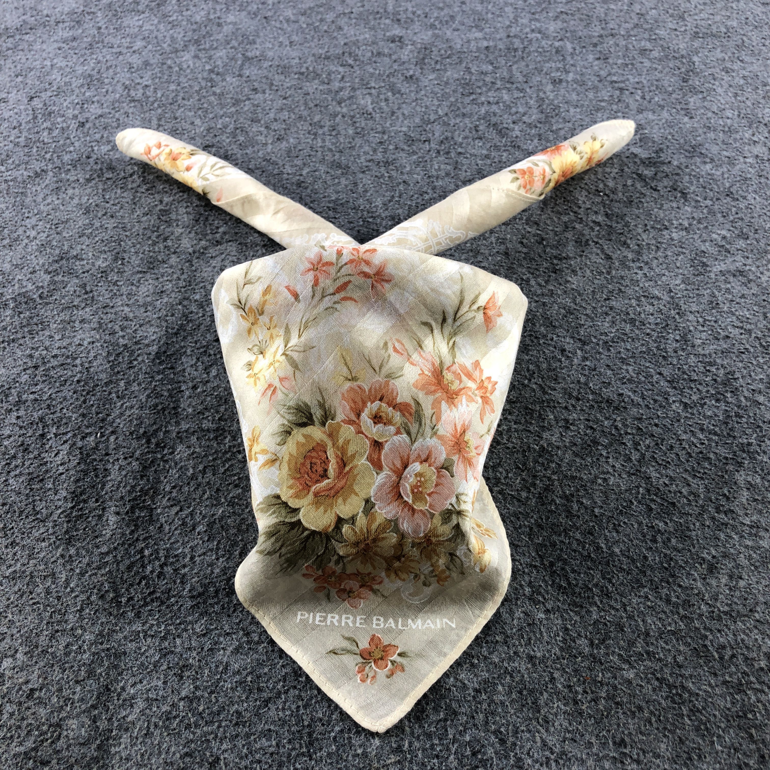 Japanese Brand Pierre Balmain Handkerchief Neckerchief Bandana H2350 Size ONE SIZE - 1 Thumbnail