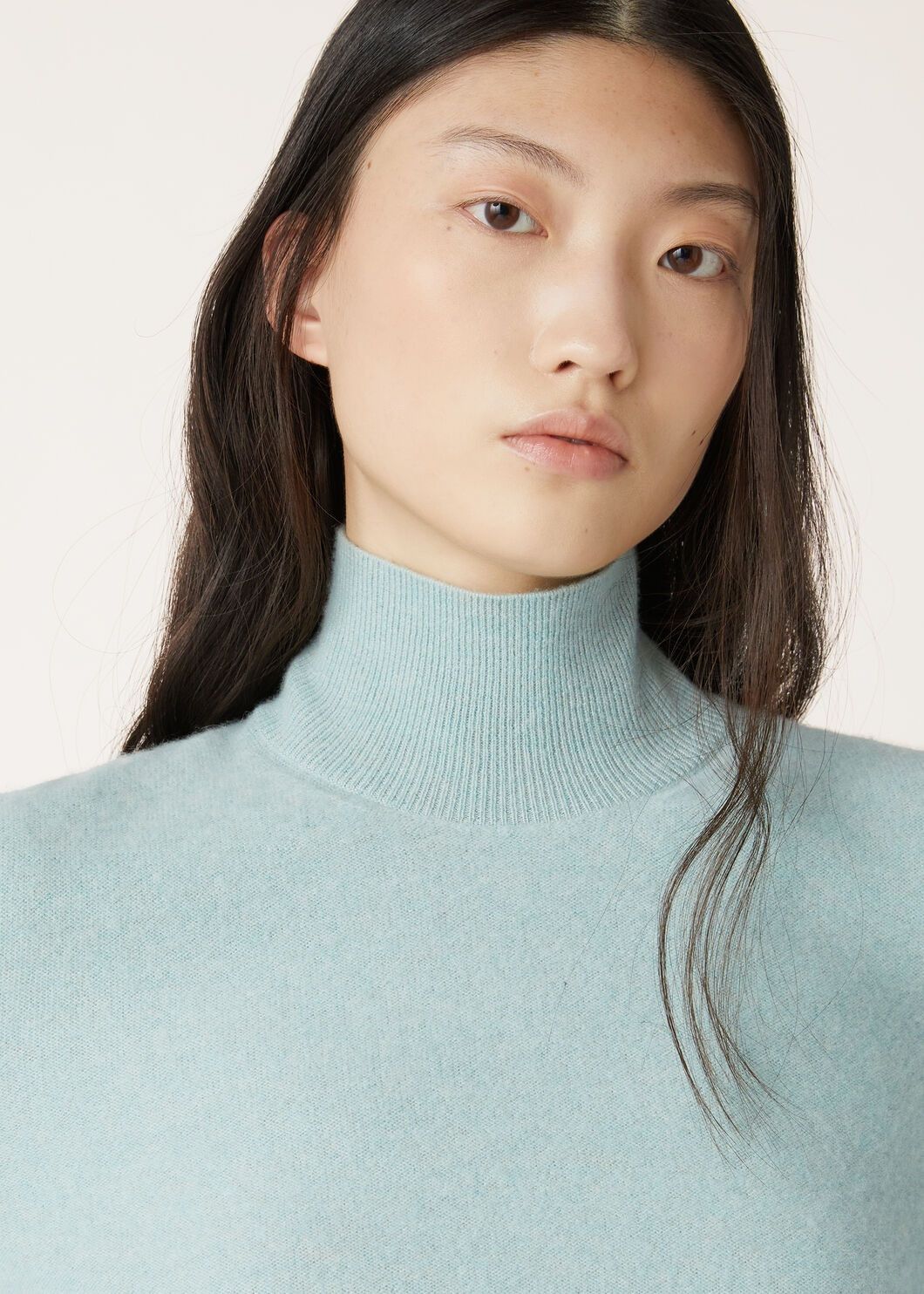 Loro Piana o1w1db10825 FAO2888 Alpe Turtleneck Sweater in Light Blue Size XS / US 0-2 / IT 36-38 - 3 Thumbnail