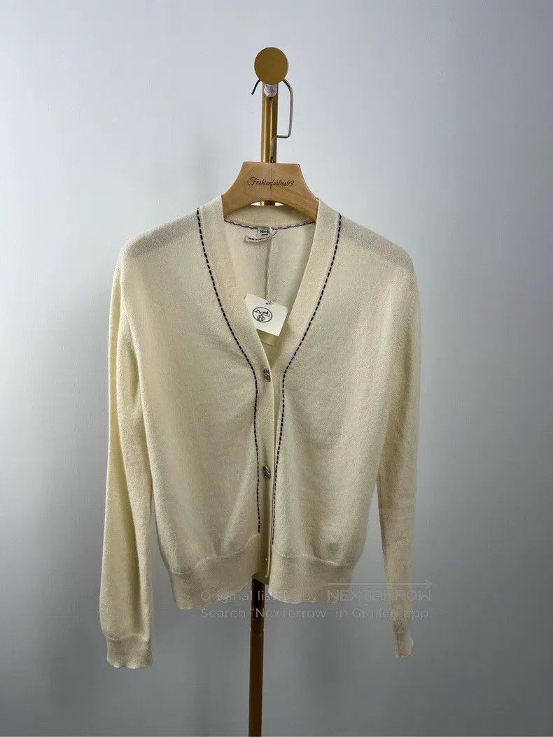 Hermes Hermes Beige V-neck Knit Cardigan Size XXS / US 00 / IT 34 - 1 Thumbnail
