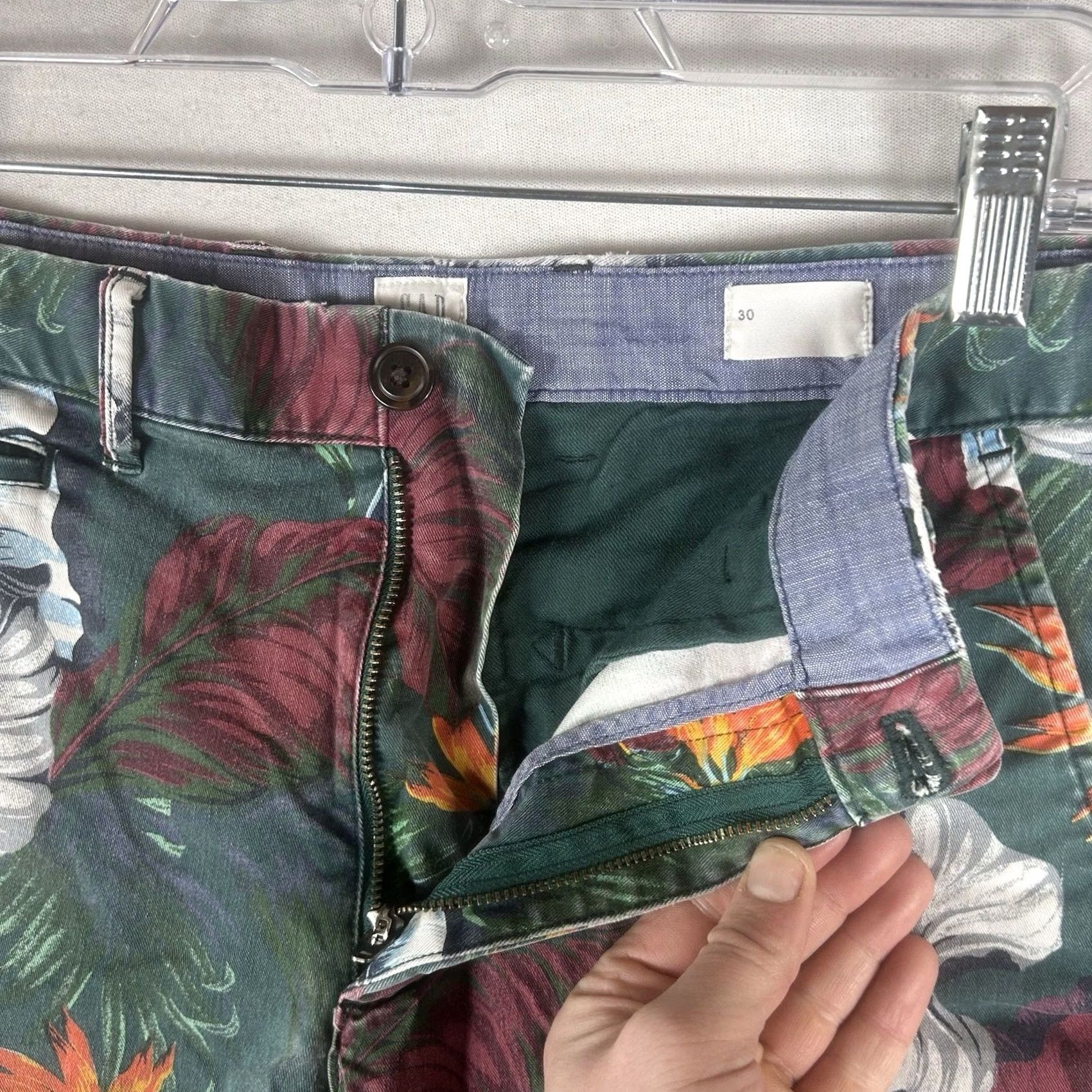 Gap Gap Green Tropic All Over Print 10" Inseam Shorts Mens 30 Vintage Fit Chino Casual Pocket Floral Pattern Size US 30 / EU 46 - 3 Thumbnail