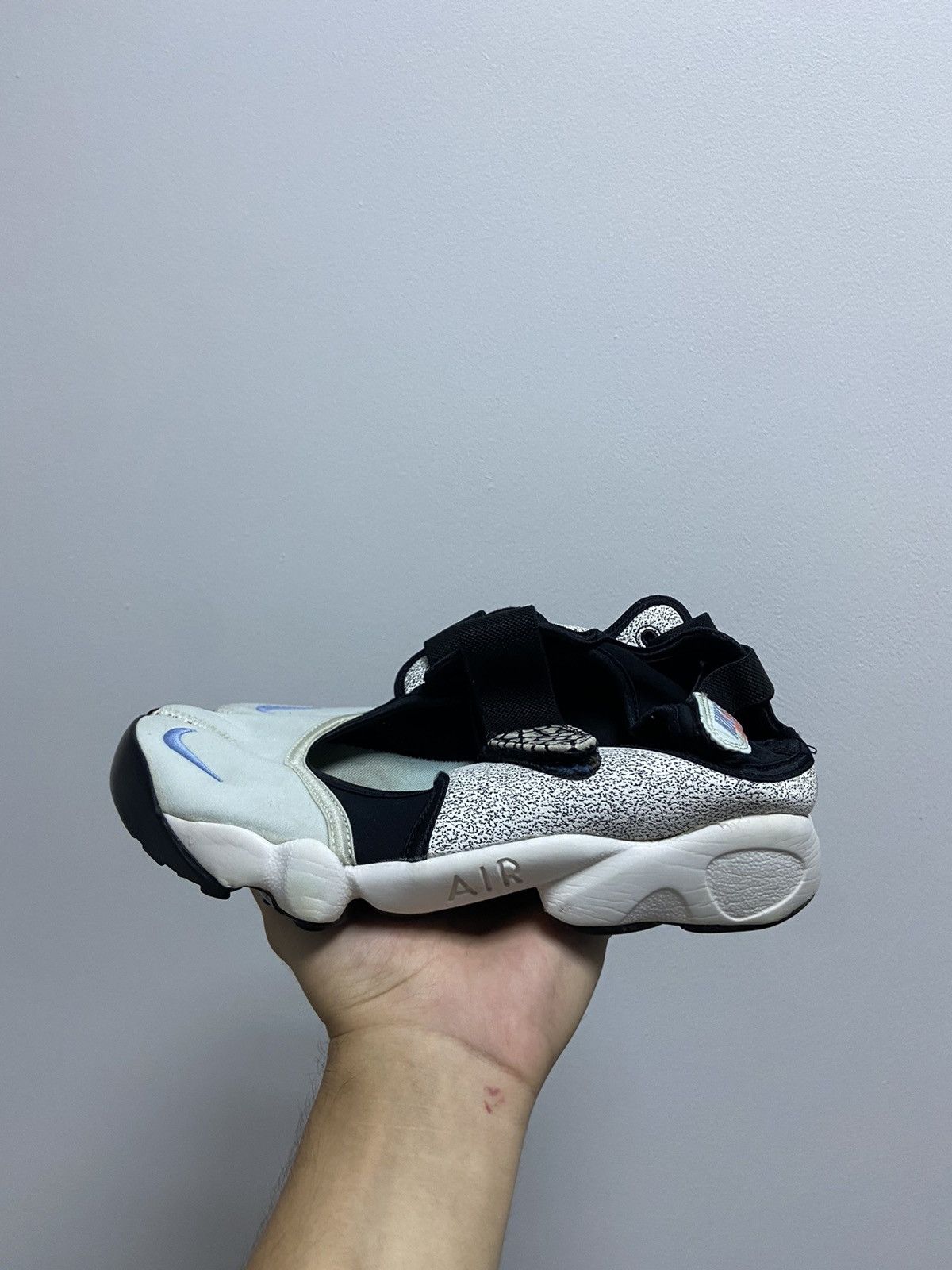 Nike Nike rift tabi style ninja Vintage Womans Small Logo Swoosh Size US 8 / IT 38 - 4 Thumbnail