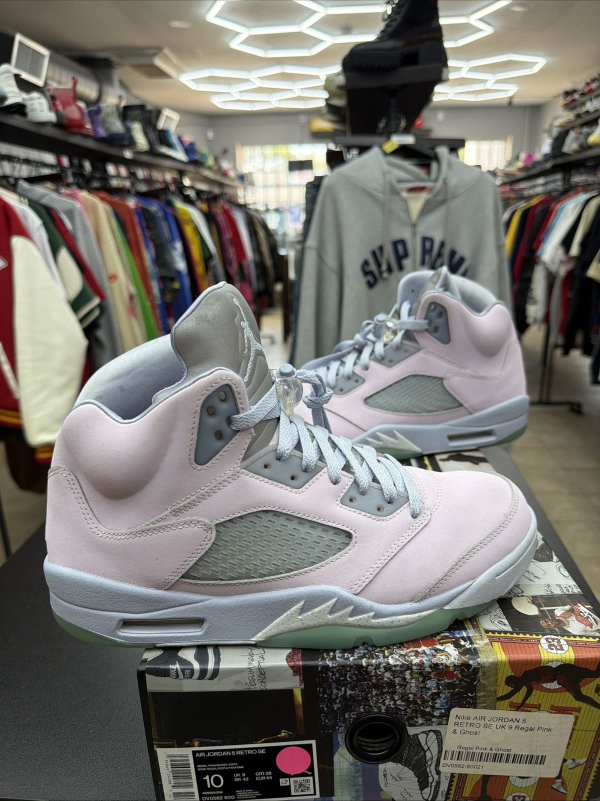 Jordan Brand Air Jordan 5 Retro Se Ester Pink DV0562-600 Men’s Size 10 Size US 10 / EU 43 - 3 Thumbnail