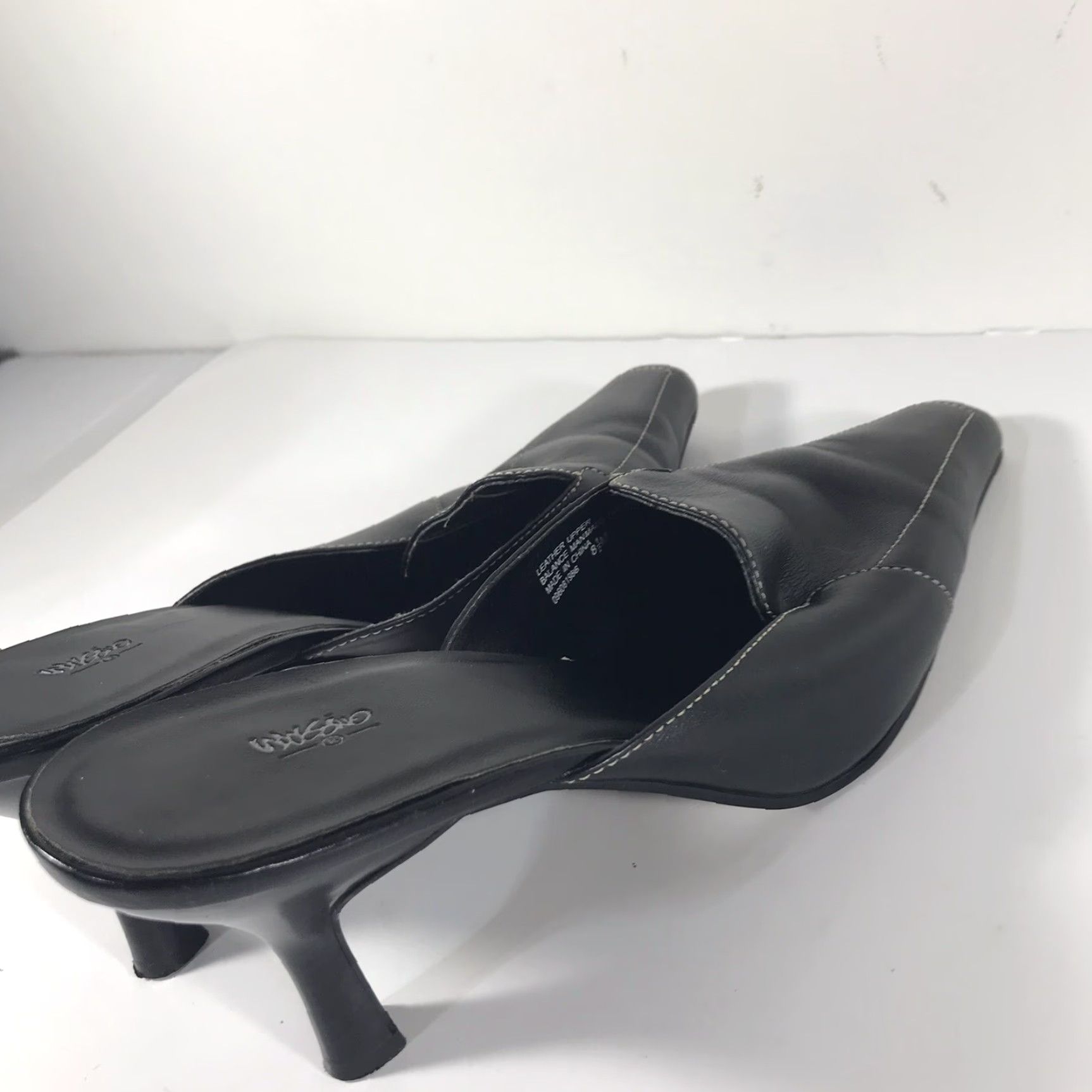 Mossimo VINTAGE Mossimo Black Leather Mules Women’s Size 8.5 High Heel Slip On Casual Stylish Size US 8.5 / IT 38.5 - 4 Thumbnail