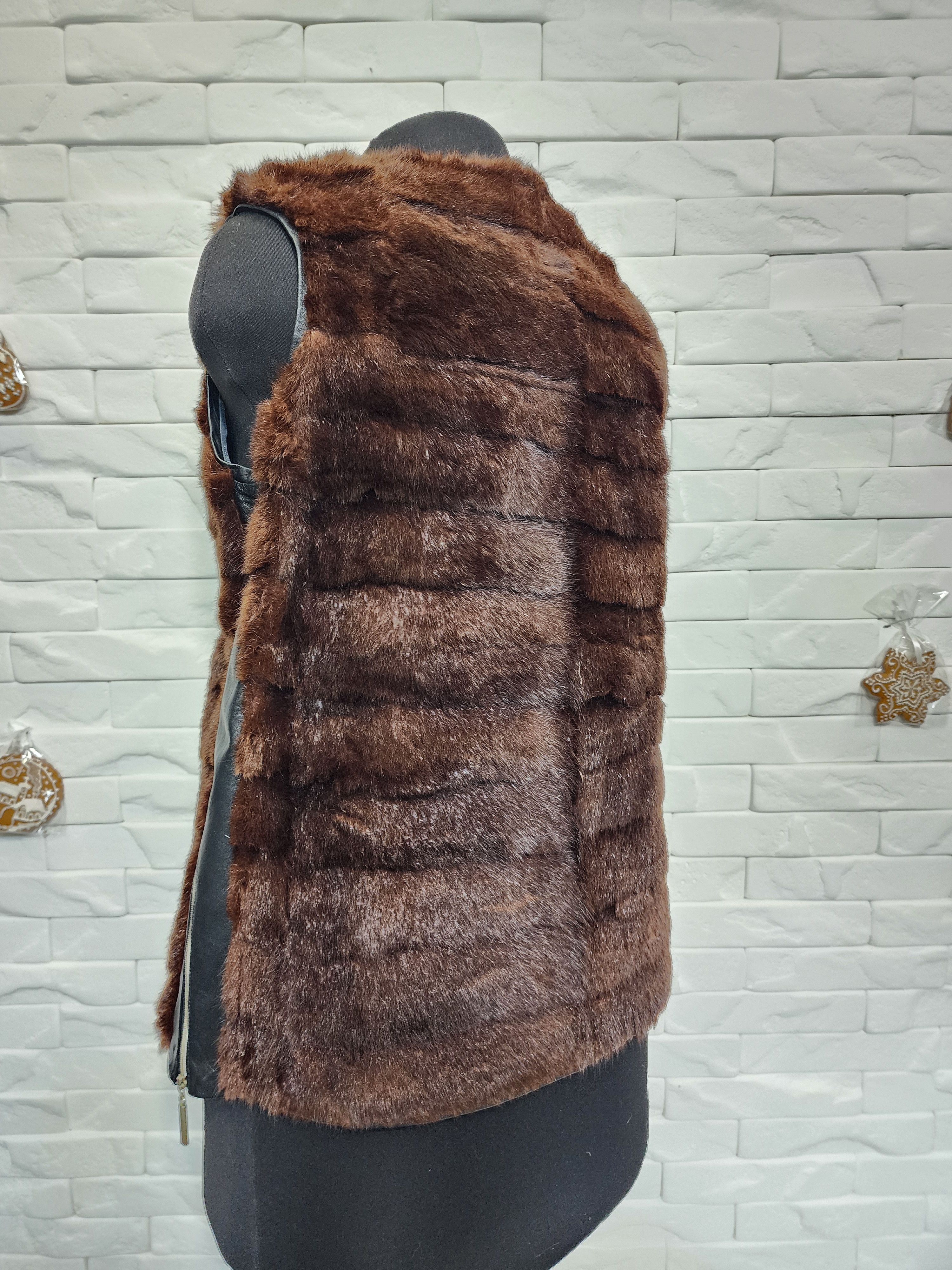 Furla Fur Vest: Brown Leather Trim, Metal Zipper Size L / US 10 / IT 46 - 7 Thumbnail
