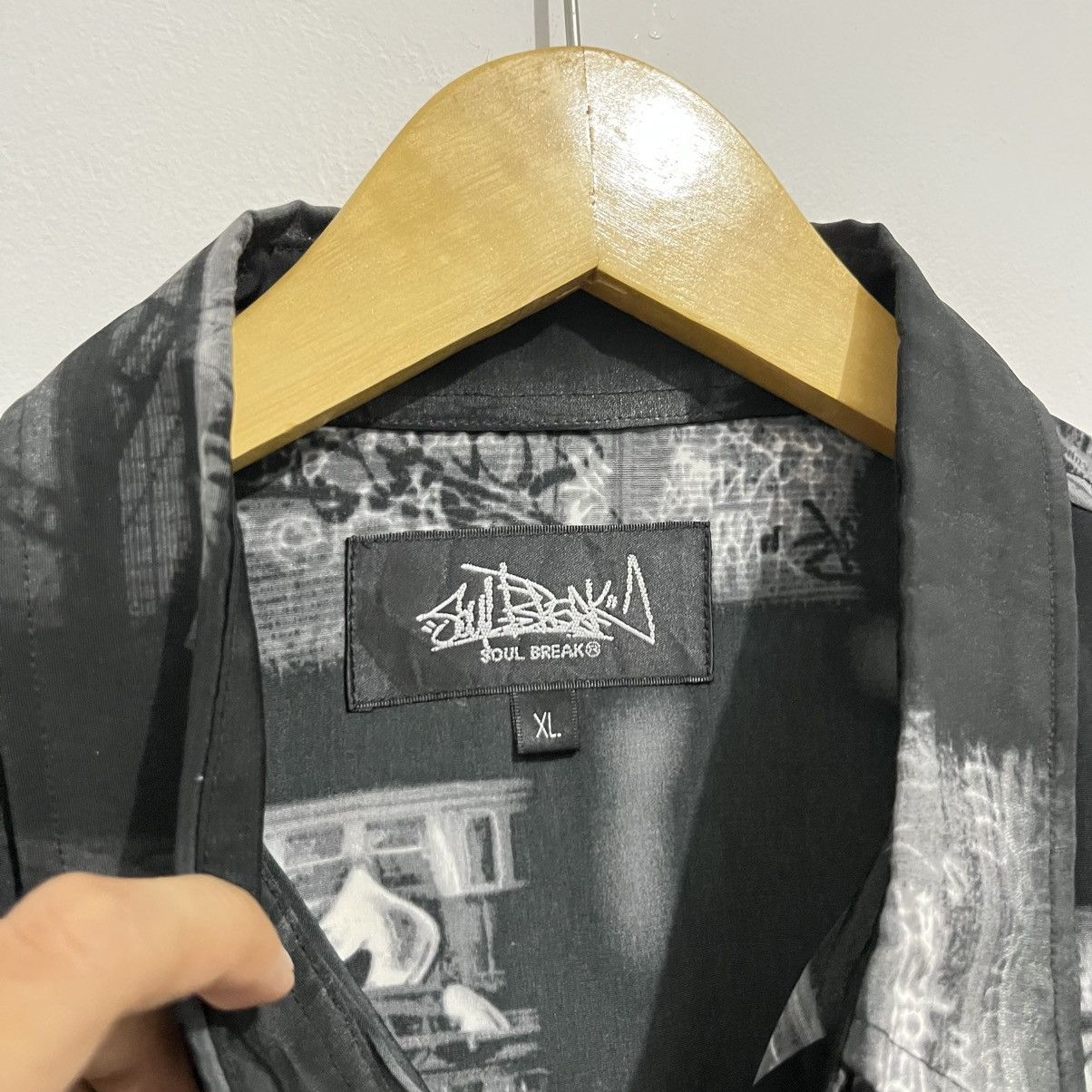 Japanese Brand Southpole Grafity Button Up - JUN25 Size US XL / EU 56 / 4 - 6 Thumbnail
