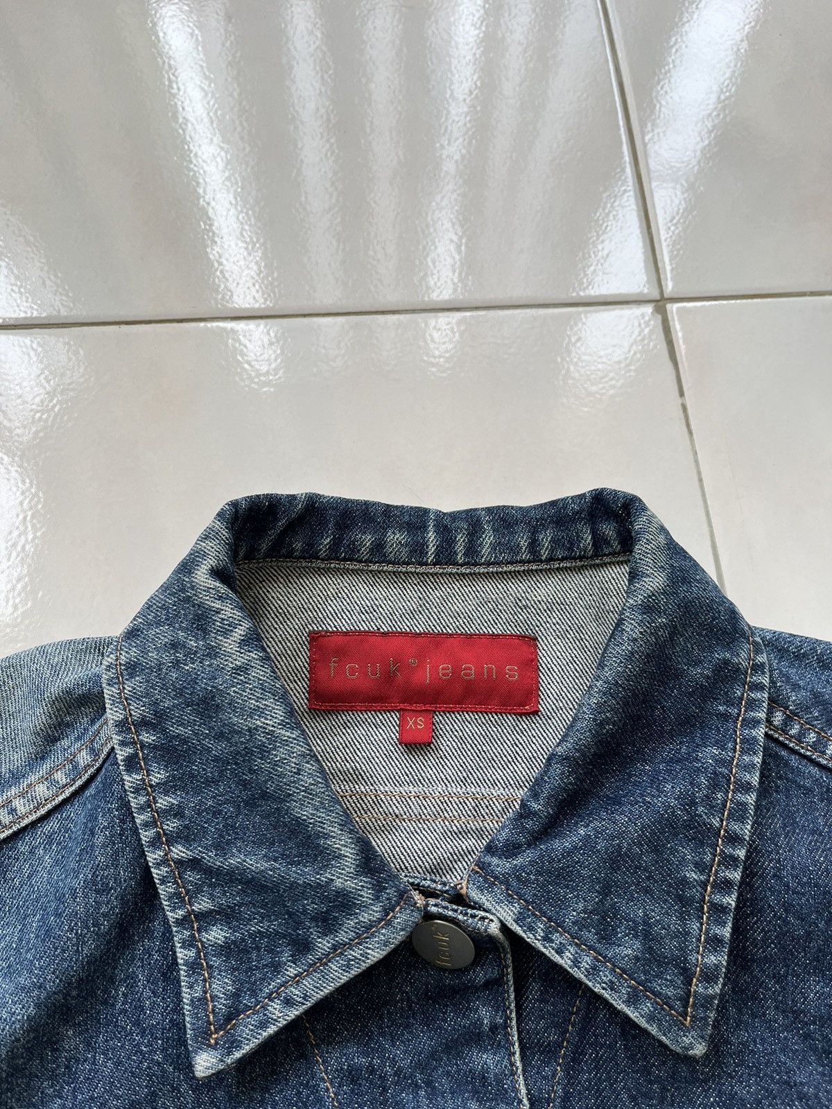 FCUK × French Connection FCUK Cropped Denim Jacket Size XS / US 0-2 / IT 36-38 - 9 Thumbnail