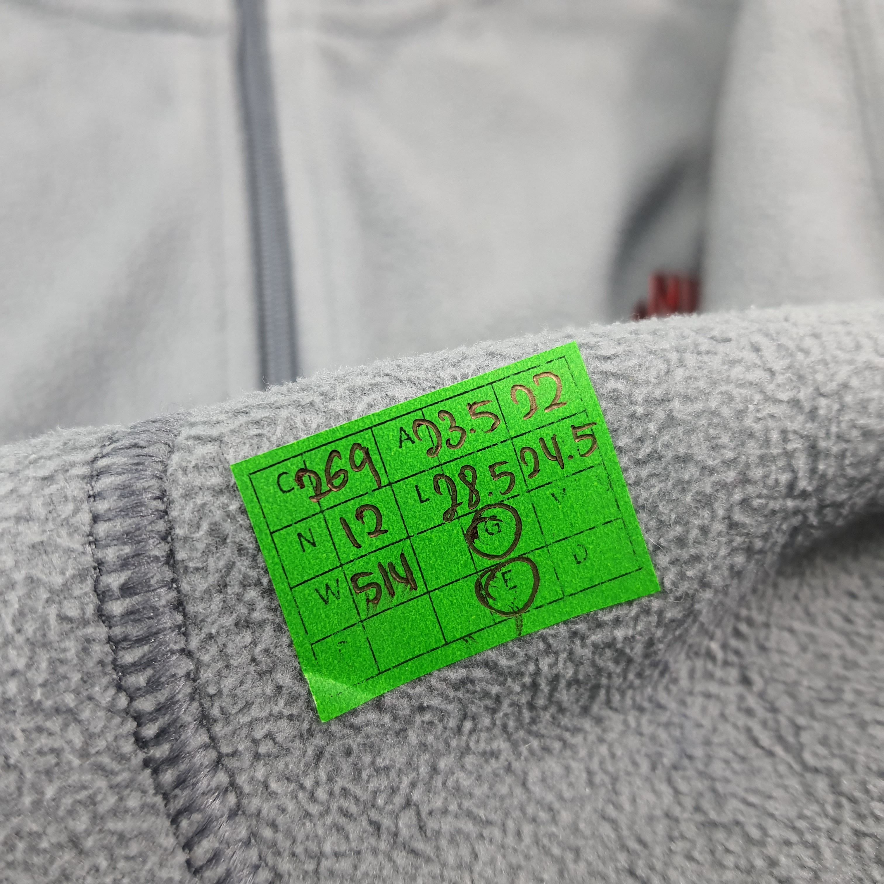Nike Vintage Nike Fleece Zipper Sweatshirt C269N12 Size US L / EU 52-54 / 3 - 11 Thumbnail