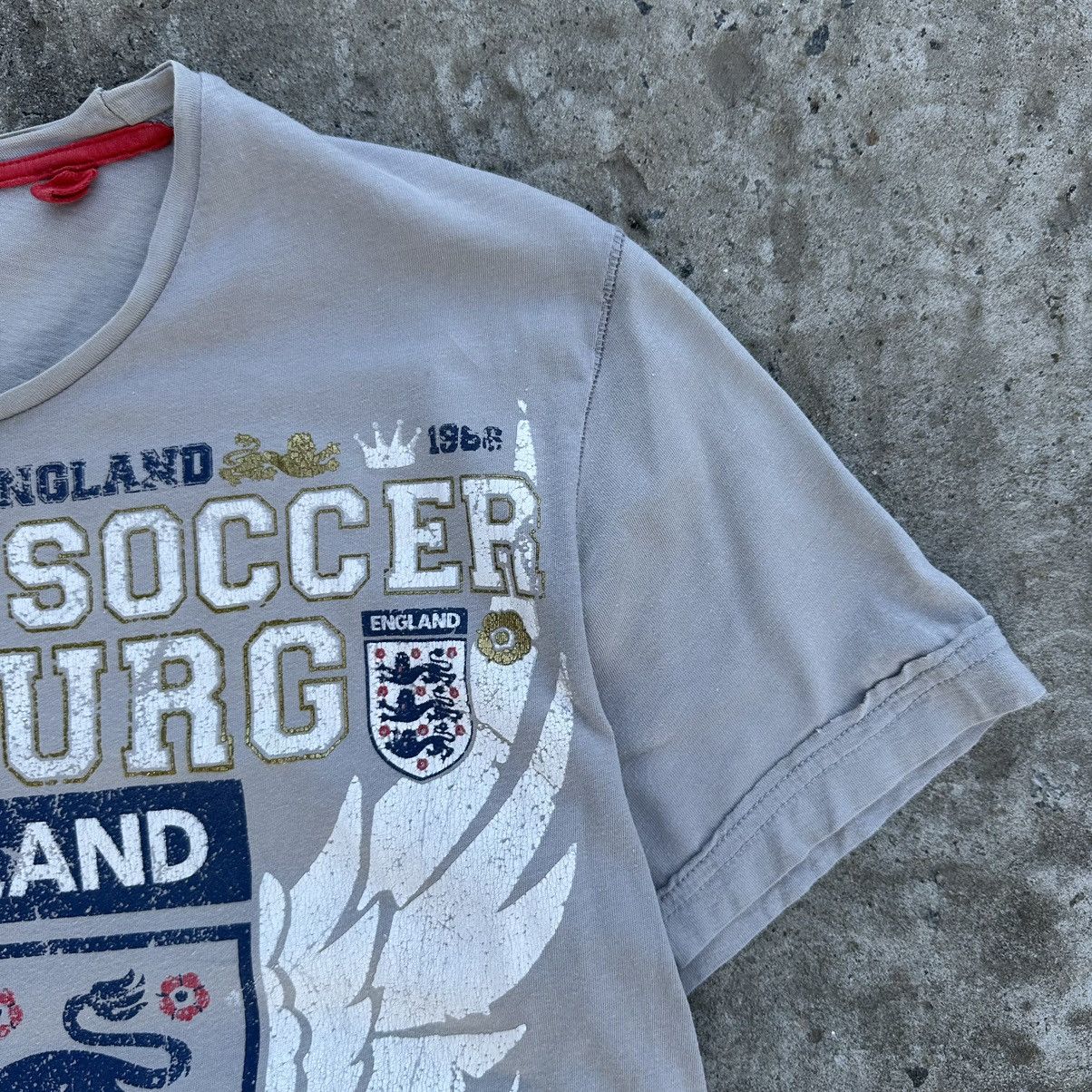Vintage Vintage T-shirts England Big Logo Y2K Style UsA 00s Size US M / EU 48-50 / 2 - 3 Thumbnail