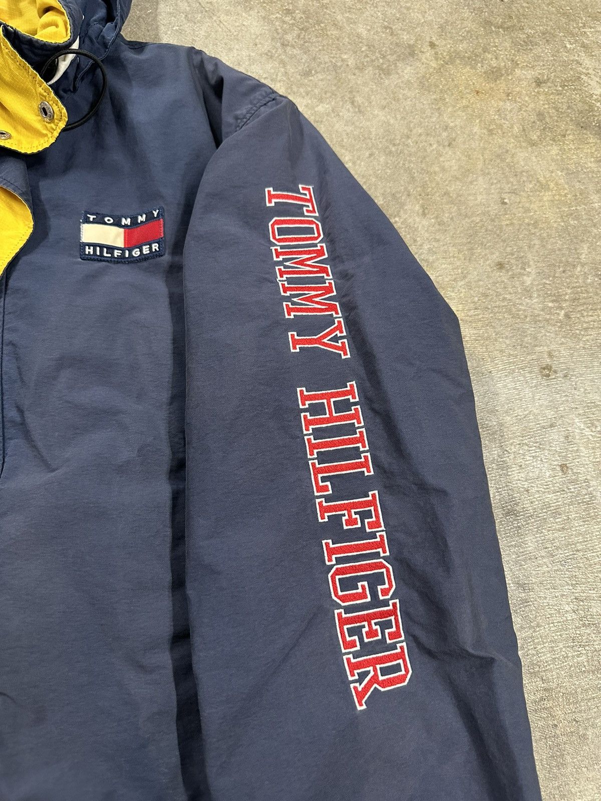 Tommy Hilfiger Vintage 90s Tommy Hilfiger Sleeve Spell Out Jacket USA Size US M / EU 48-50 / 2 - 5 Thumbnail