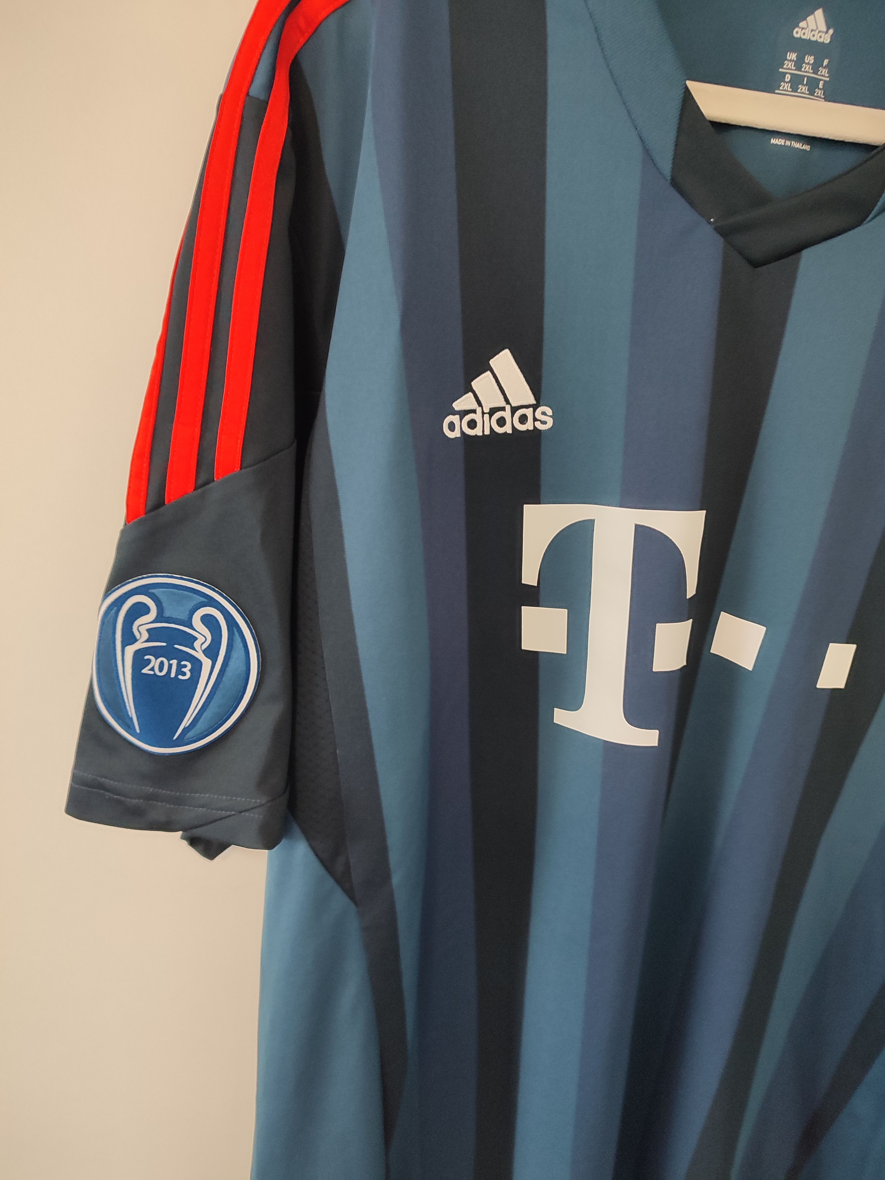 Adidas FC BAYERN MUNICH 2013/2014 THIRD FOOTBALL XL Size US XL / EU 56 / 4 - 16 Thumbnail