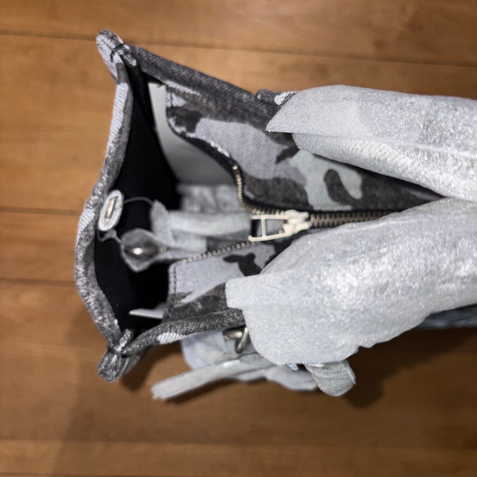 Marc Jacobs NWT Marc Jacobs The Camo Jacquard Large Tote Bag Grey Camo Size ONE SIZE - 8 Thumbnail