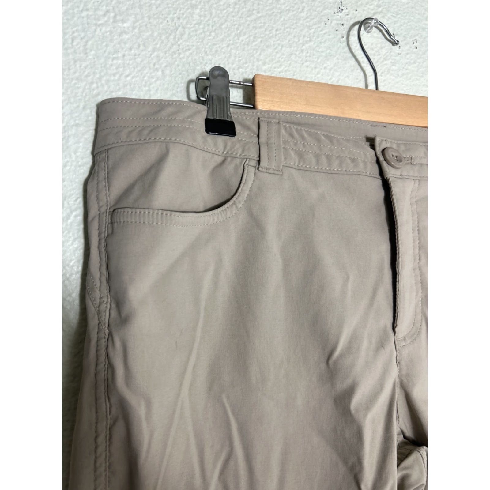 Eddie Bauer Eddie Bauer Womens Pants Cropped Beige Size 12 Cargo 34x21 Womens Size 34" / US 12 / IT 48 - 5 Thumbnail