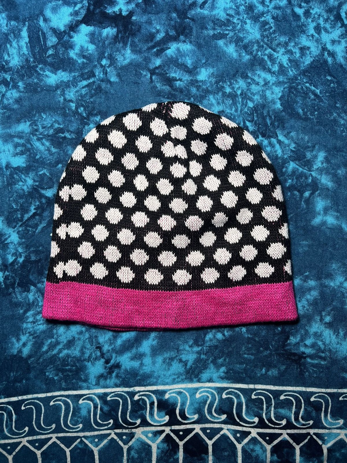 Japanese Brand Vintage Y2k Hello Kitty Beanie Hat Big Logo Size ONE SIZE - 6 Thumbnail