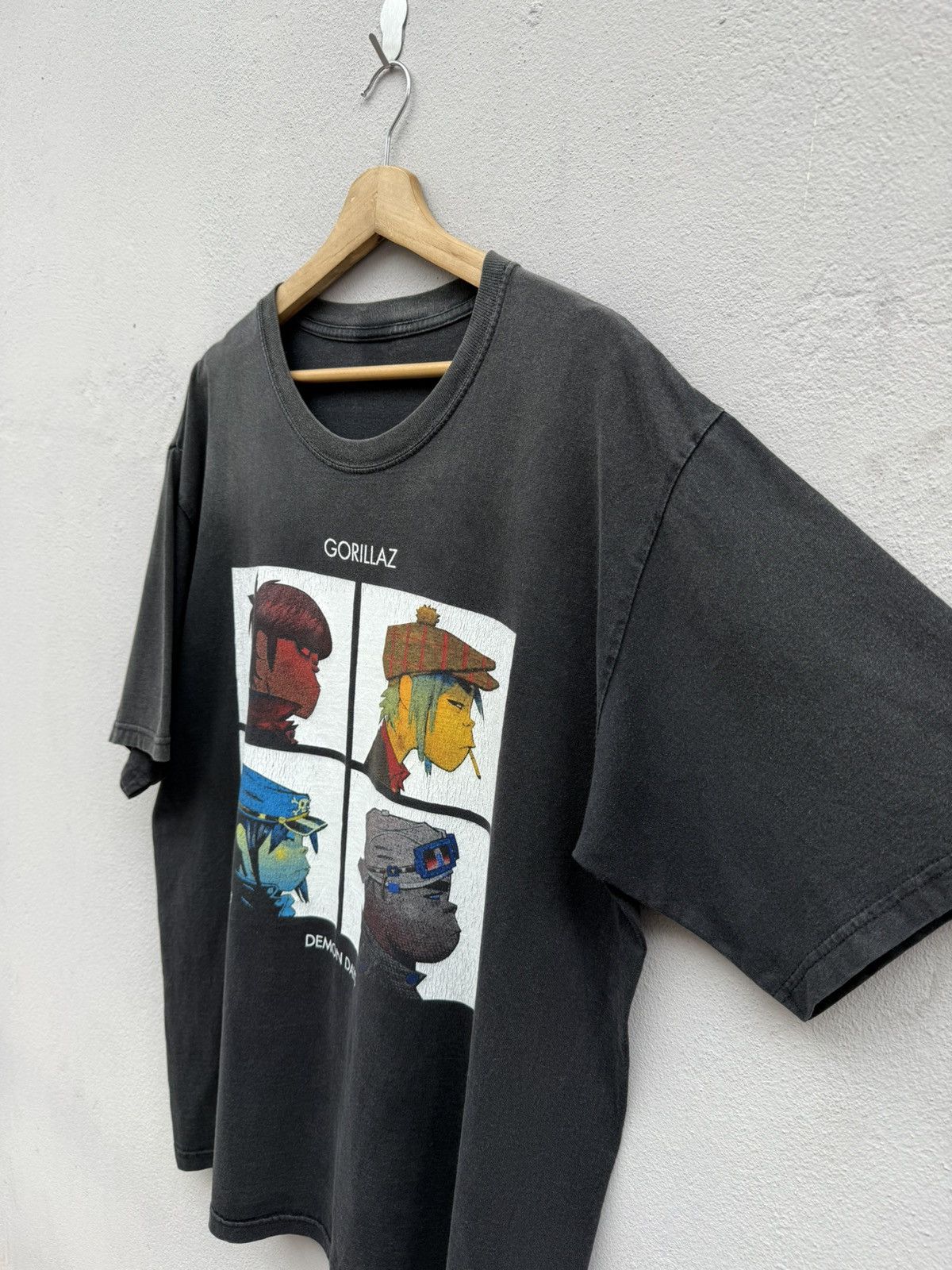 Band Tees 💥RARE💥 Vintage 2000s GORILLAZ “Demon Days” Sunfaded XL Tee Size US XL / EU 56 / 4 - 2 Thumbnail