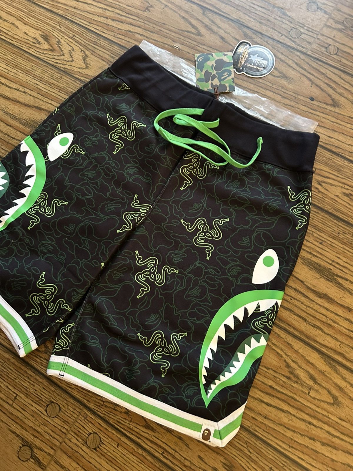 Bape Bape x Razer Collab Side Shark Sweat Shorts Size US 30 / EU 46 - 3 Thumbnail