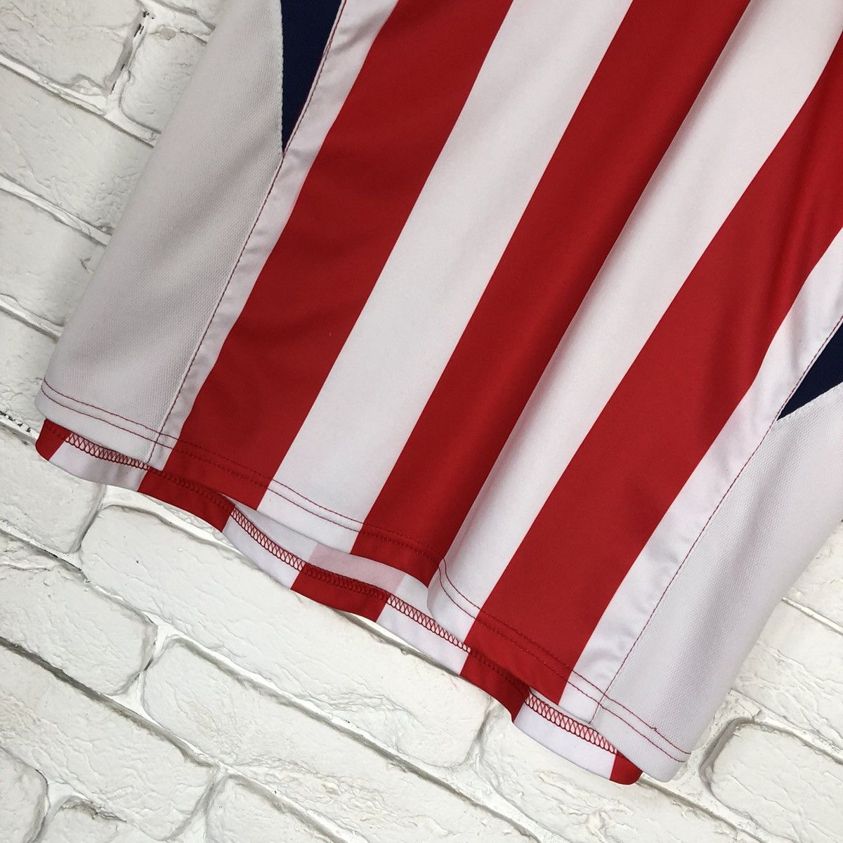Other Retro copy Chivas De Guadalajara 2004 2005 home jersey Size US M / EU 48-50 / 2 - 3 Thumbnail