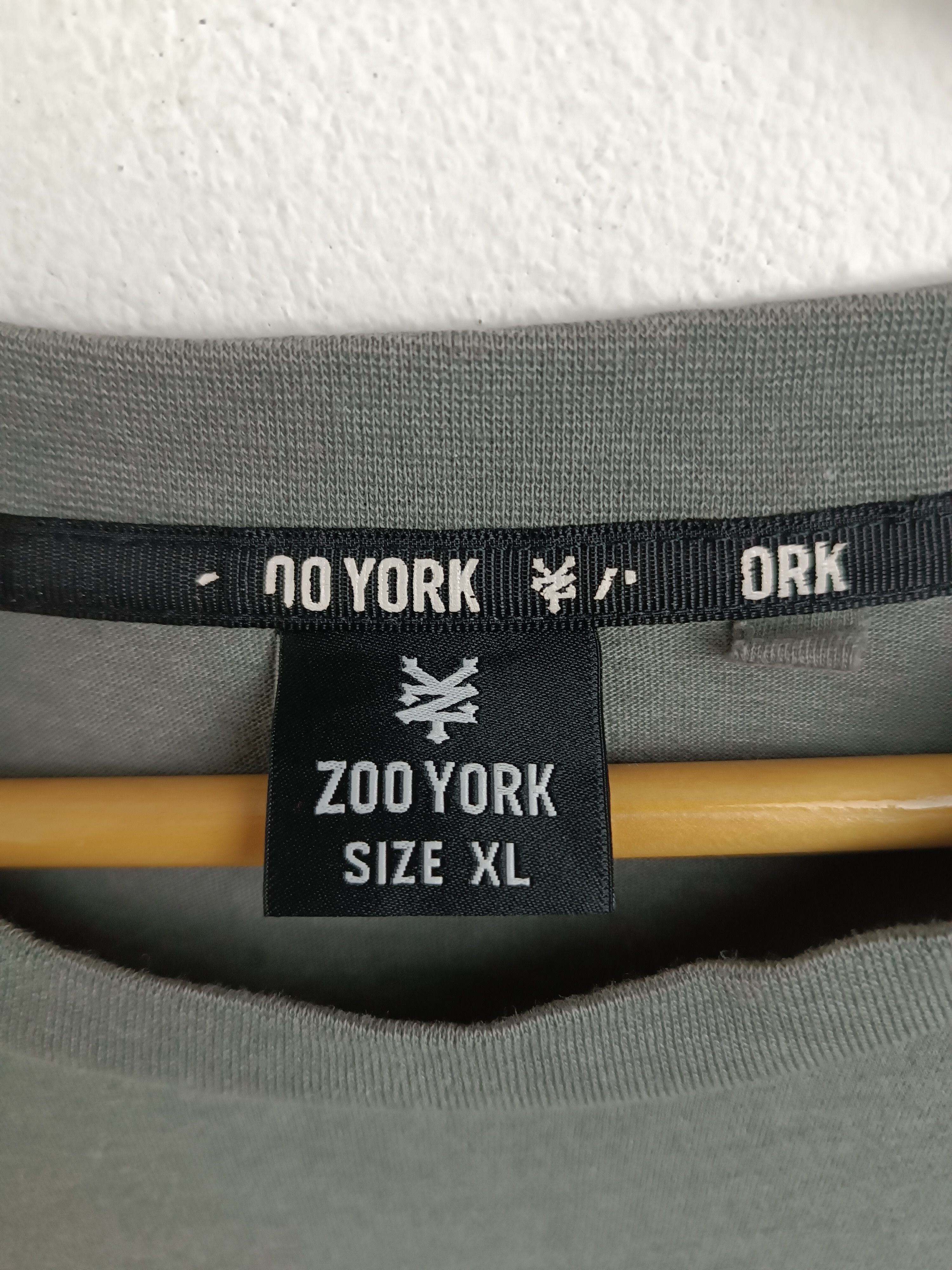 Vintage VINTAGE ZOO YORK SPELLOUT LOGO SKATE BMX PUNK GRUNGE TEE Size US L / EU 52-54 / 3 - 9 Thumbnail