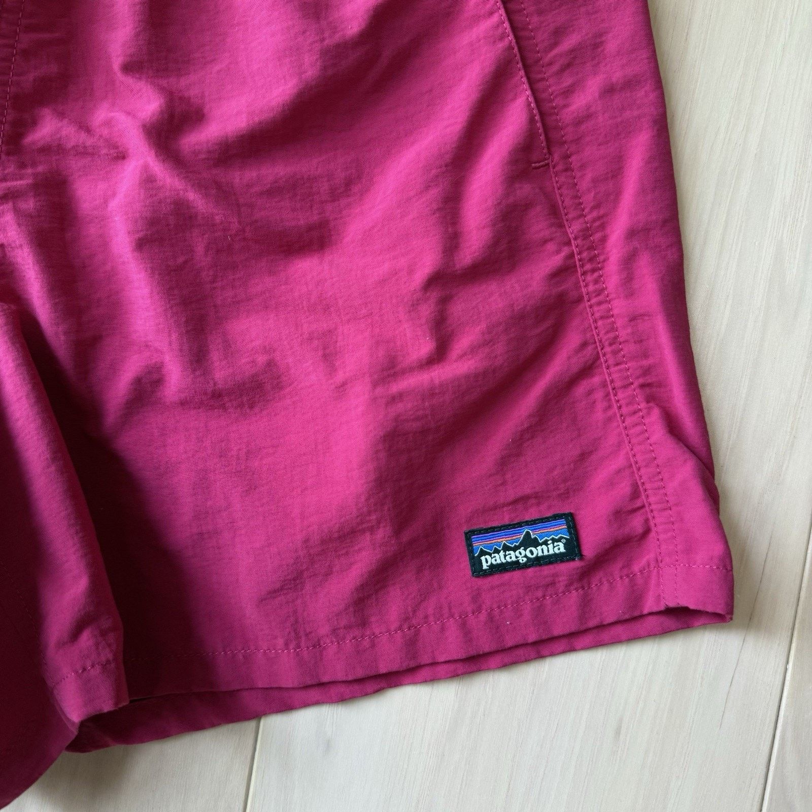 Patagonia Patagonia Baggies Women's XS Magenta 4.5 Inseam Summer Size 25" / US 0 / IT 36 - 4 Thumbnail