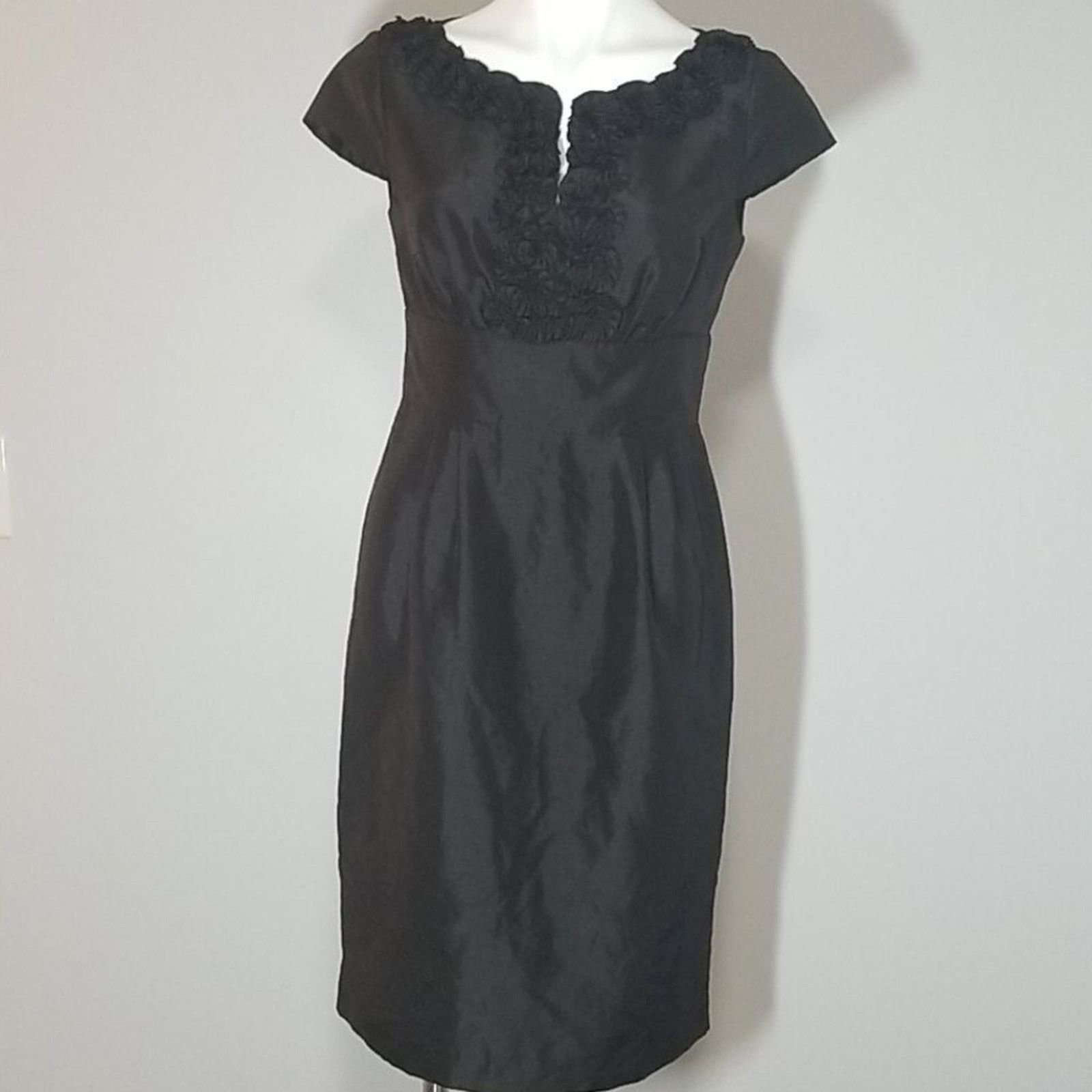 Other London Times Black Rosette Dress Size M / US 6-8 / IT 42-44 - 1 Thumbnail