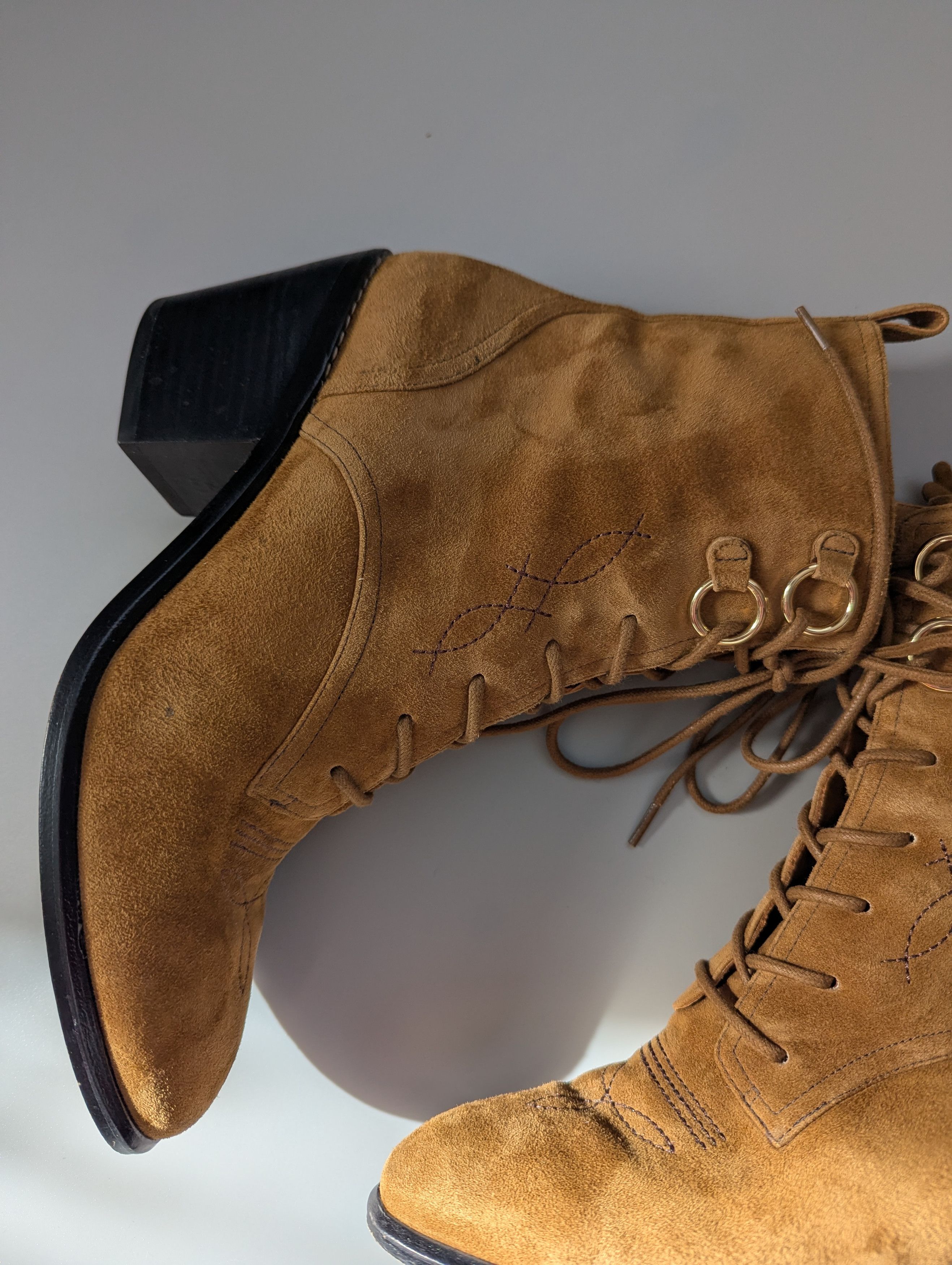 Diane von Furstenberg × Japanese Brand Diane Von Furstenberg Dakota Suede Ankle Boots Size US 8 / IT 38 - 3 Thumbnail