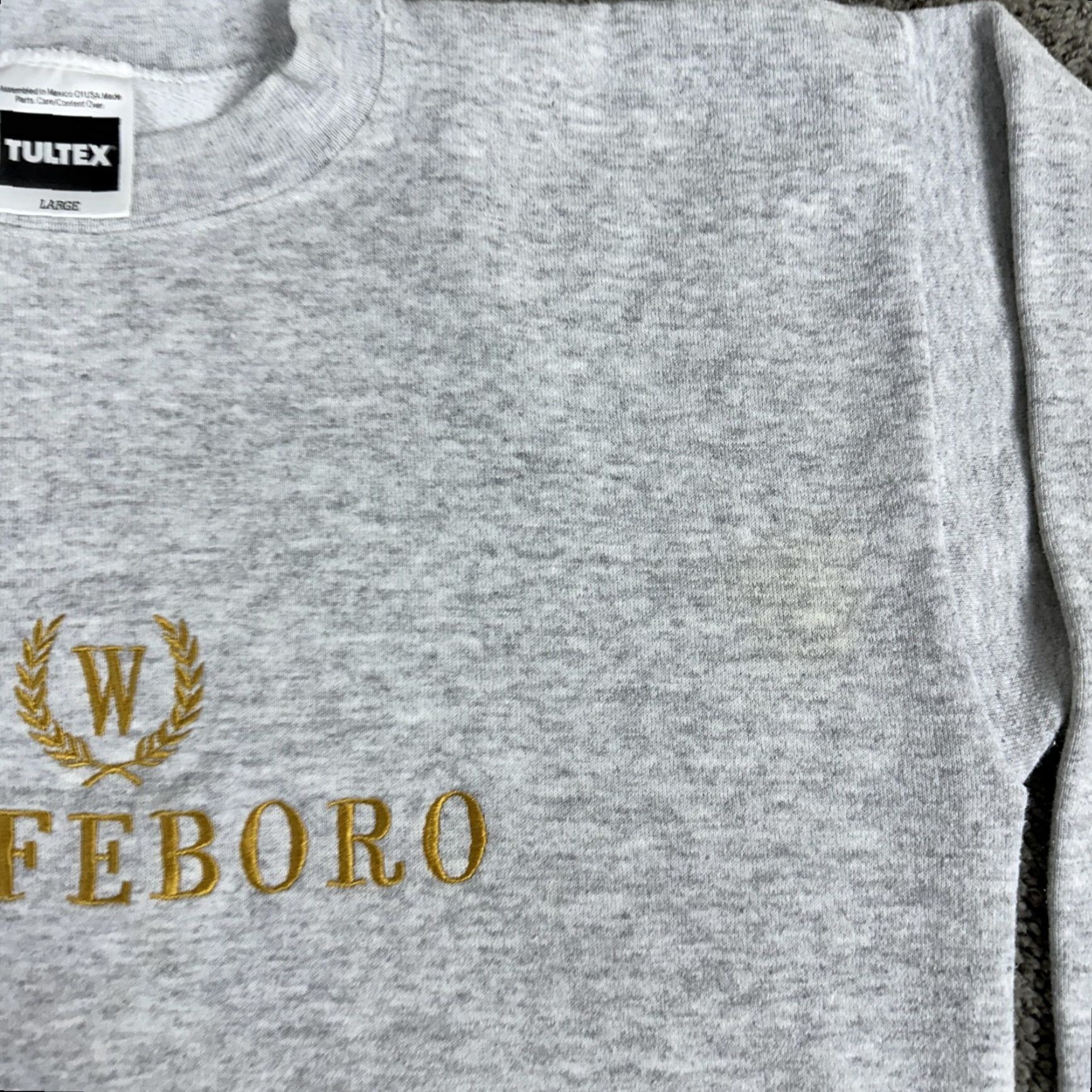 Tultex Tultex Wolfeboro Sweatshirt Mens Large Gray Pullover Embroidered Crest Crewneck Size US L / EU 52-54 / 3 - 4 Thumbnail