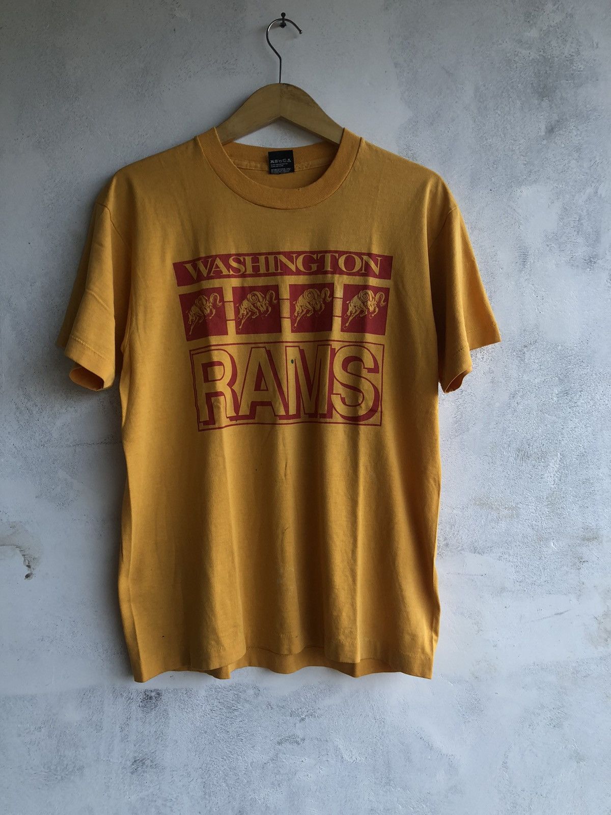 Japanese Brand Very Rare Vintage 90s Washington Raws Tshirt Size US L / EU 52-54 / 3 - 1 Thumbnail
