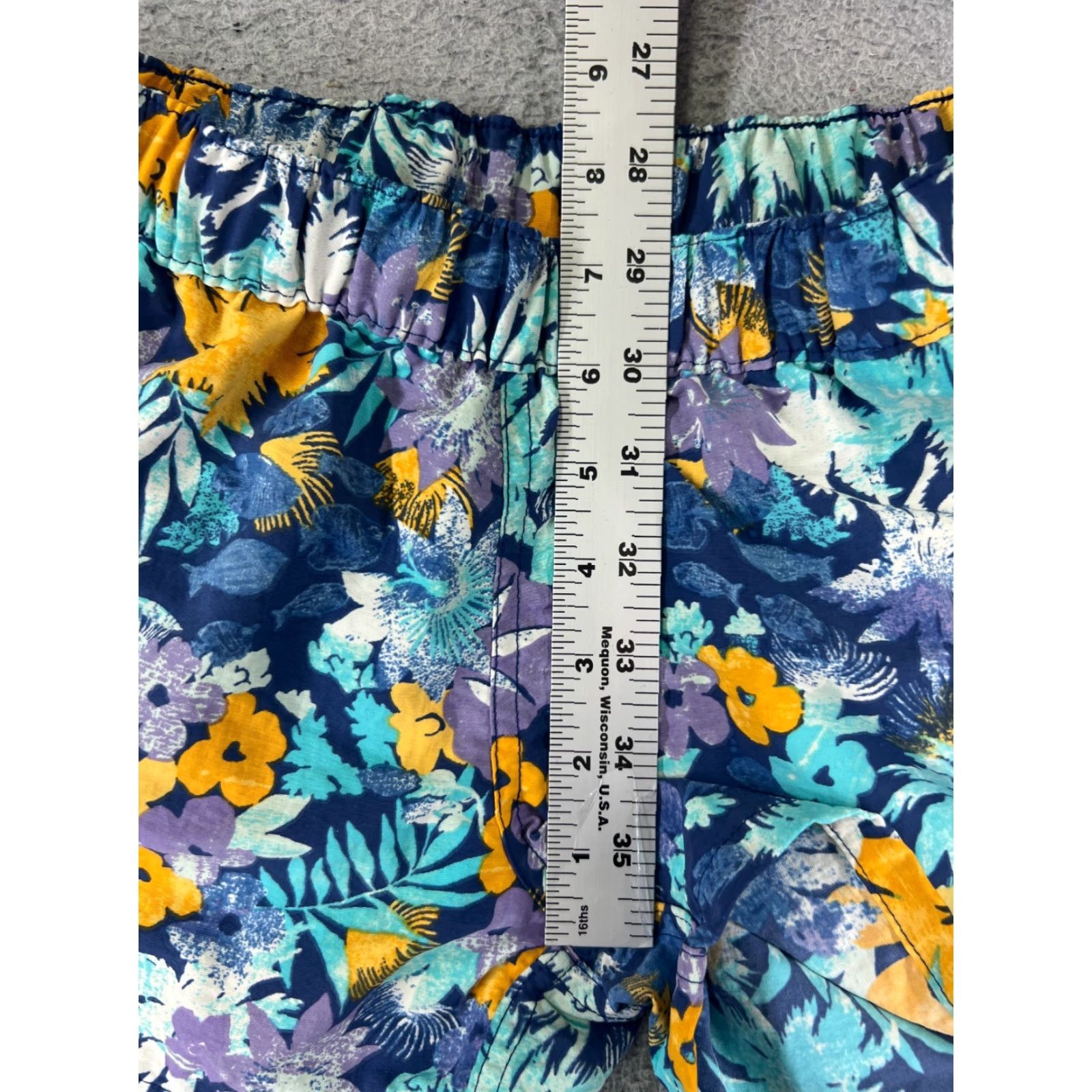 Patagonia Patagonia Shorts Women XS Blue Floral Barely Baggies 2.5" Nylon Logo Beach Hiking Walking 90s? Size 26" / US 2 / IT 38 - 7 Thumbnail