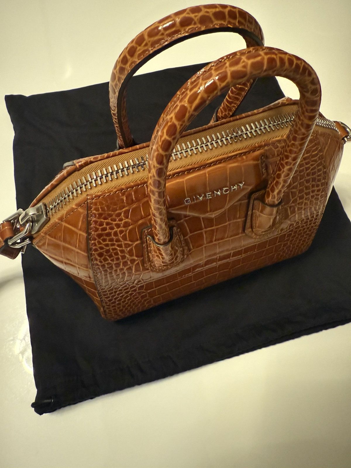 Givenchy Givenchy Brown Crocodile-Embossed Antigona Bag Size ONE SIZE - 3 Thumbnail