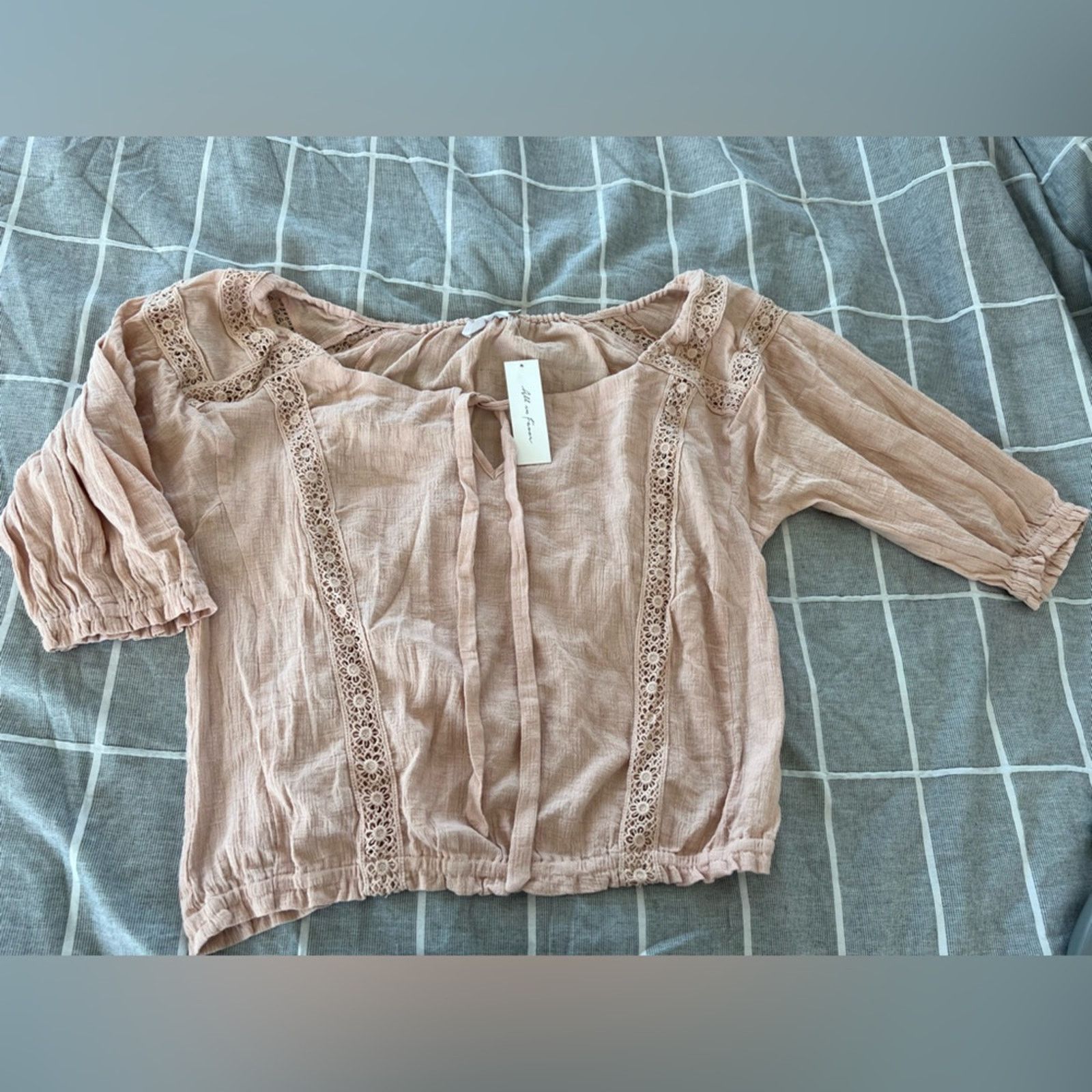 Other NWT All in Favor Lace Top with Elastic Waist Size M Size M / US 6-8 / IT 42-44 - 1 Thumbnail