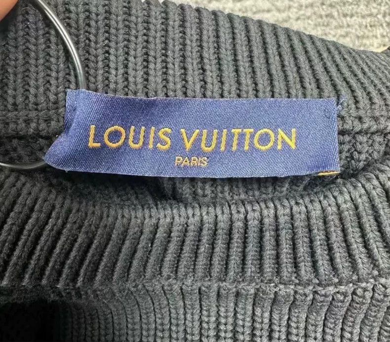 Louis Vuitton Louis Vuitton Grassy Embroidery on Back sweater 2501-Nextar Size US M / EU 48-50 / 2 - 3 Thumbnail