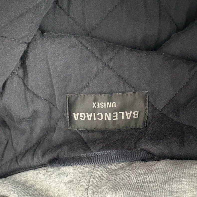 Balenciaga Balenciaga Carhart washed four bags to make old hoodies. Size US M / EU 48-50 / 2 - 3 Thumbnail