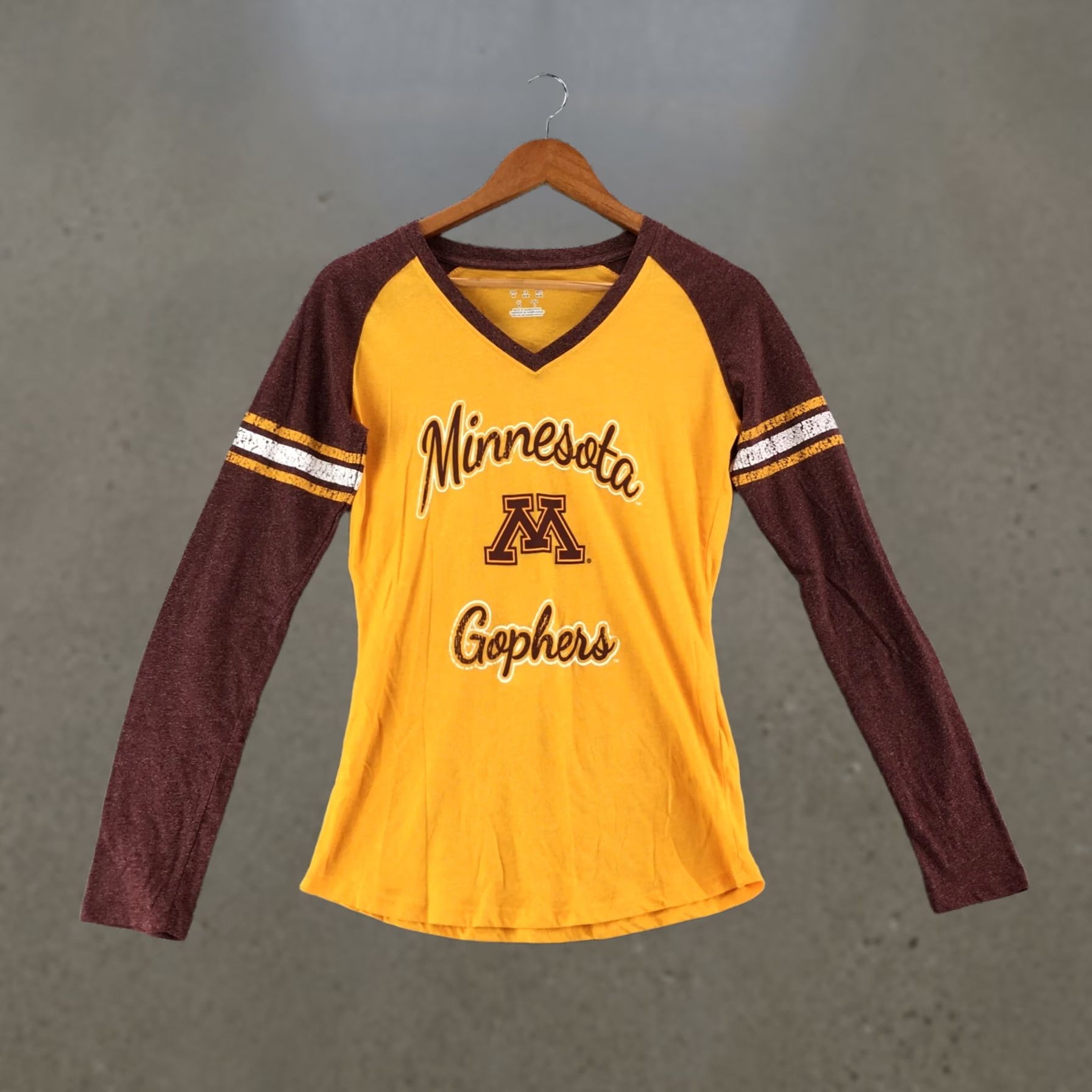 Champion Champion Minnesota Golden Gophers Raglan Tee Tshirt Womens M Yellow Maroon Size M / US 6-8 / IT 42-44 - 1 Thumbnail