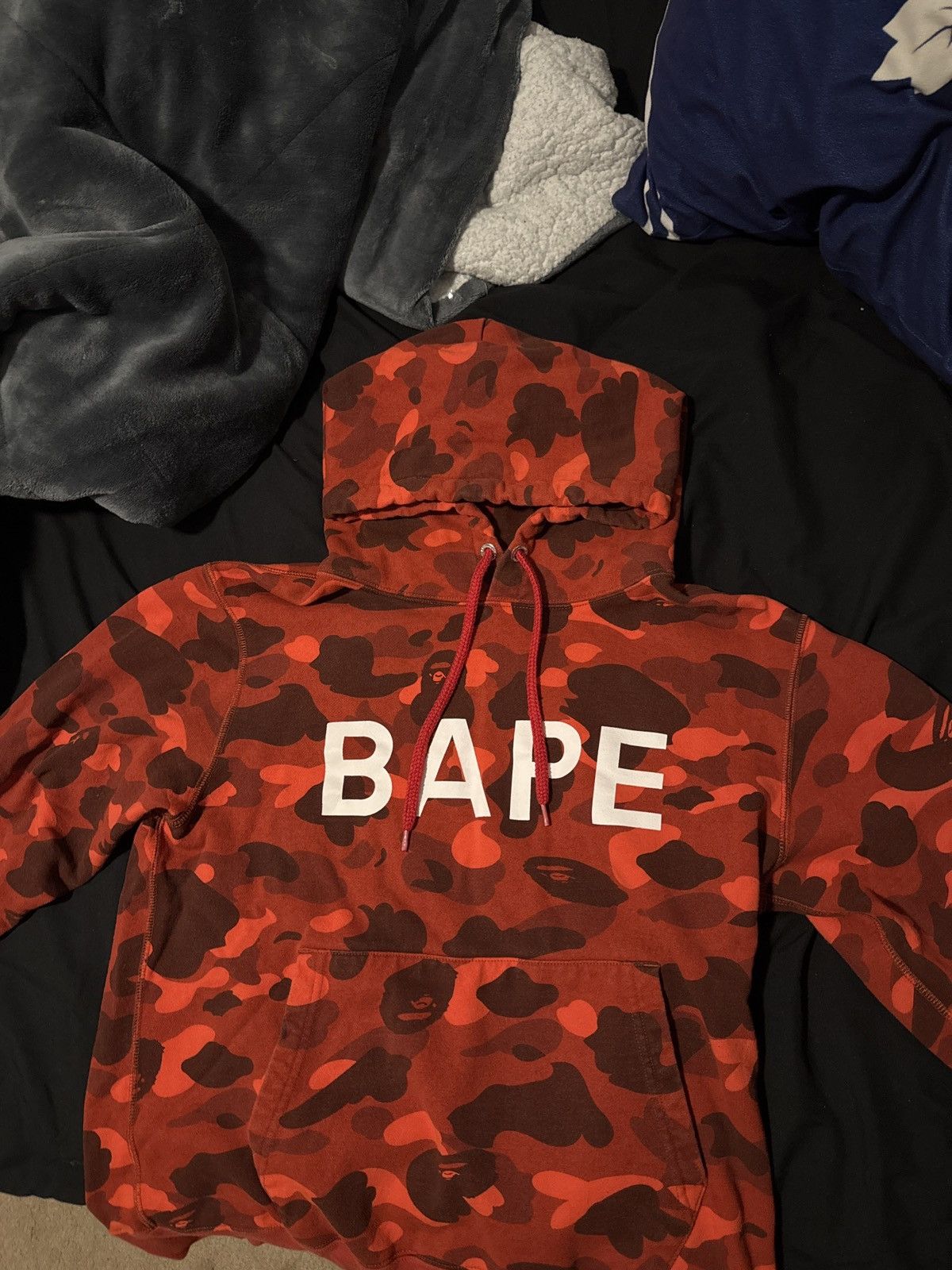Bape BAPE RED CAMO SPELL OUT PULLOVER Size US L / EU 52-54 / 3 - 2 Thumbnail
