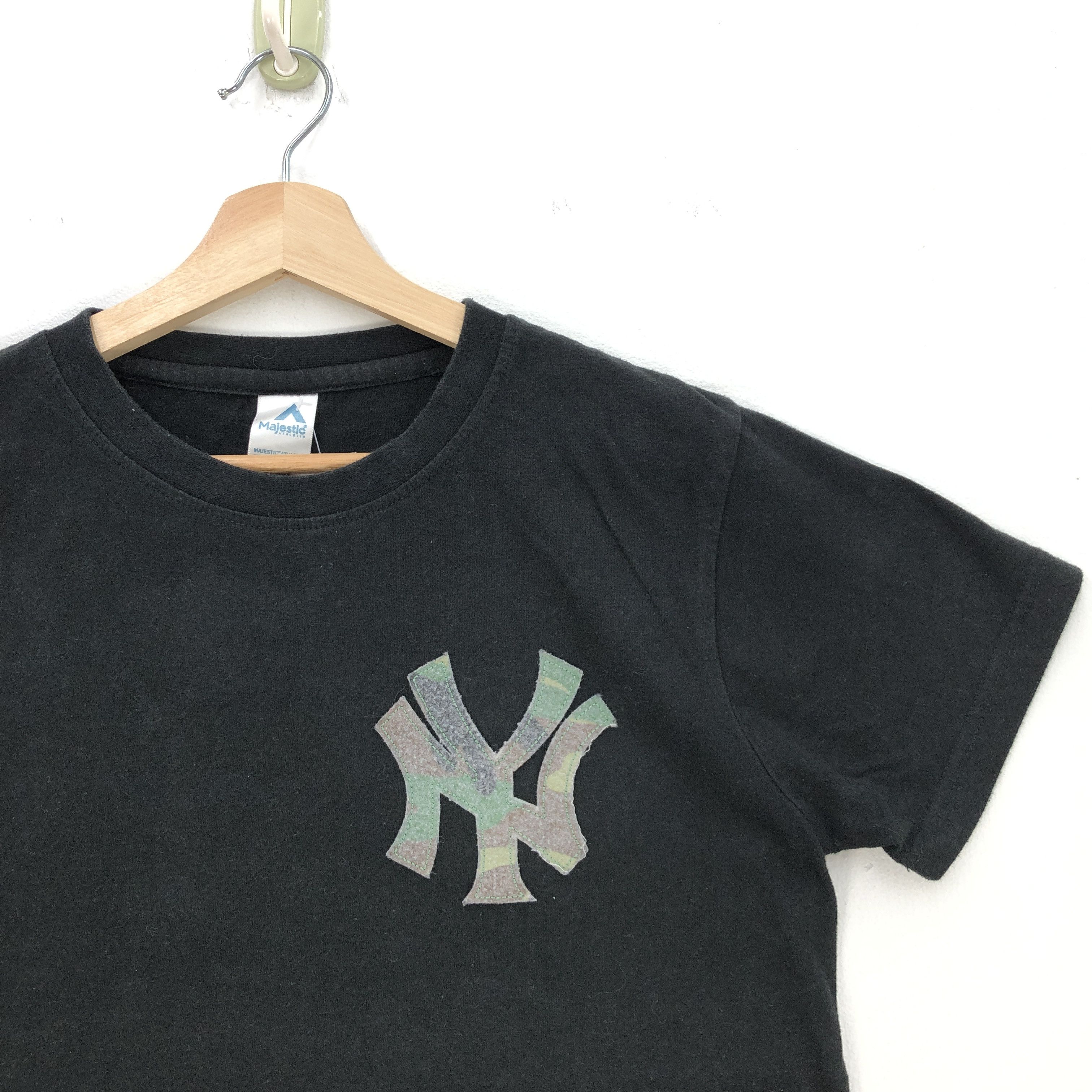 Majestic Vintage Majestic T Shirt MLB NBA New York Yankees Tees Size US L / EU 52-54 / 3 - 3 Thumbnail