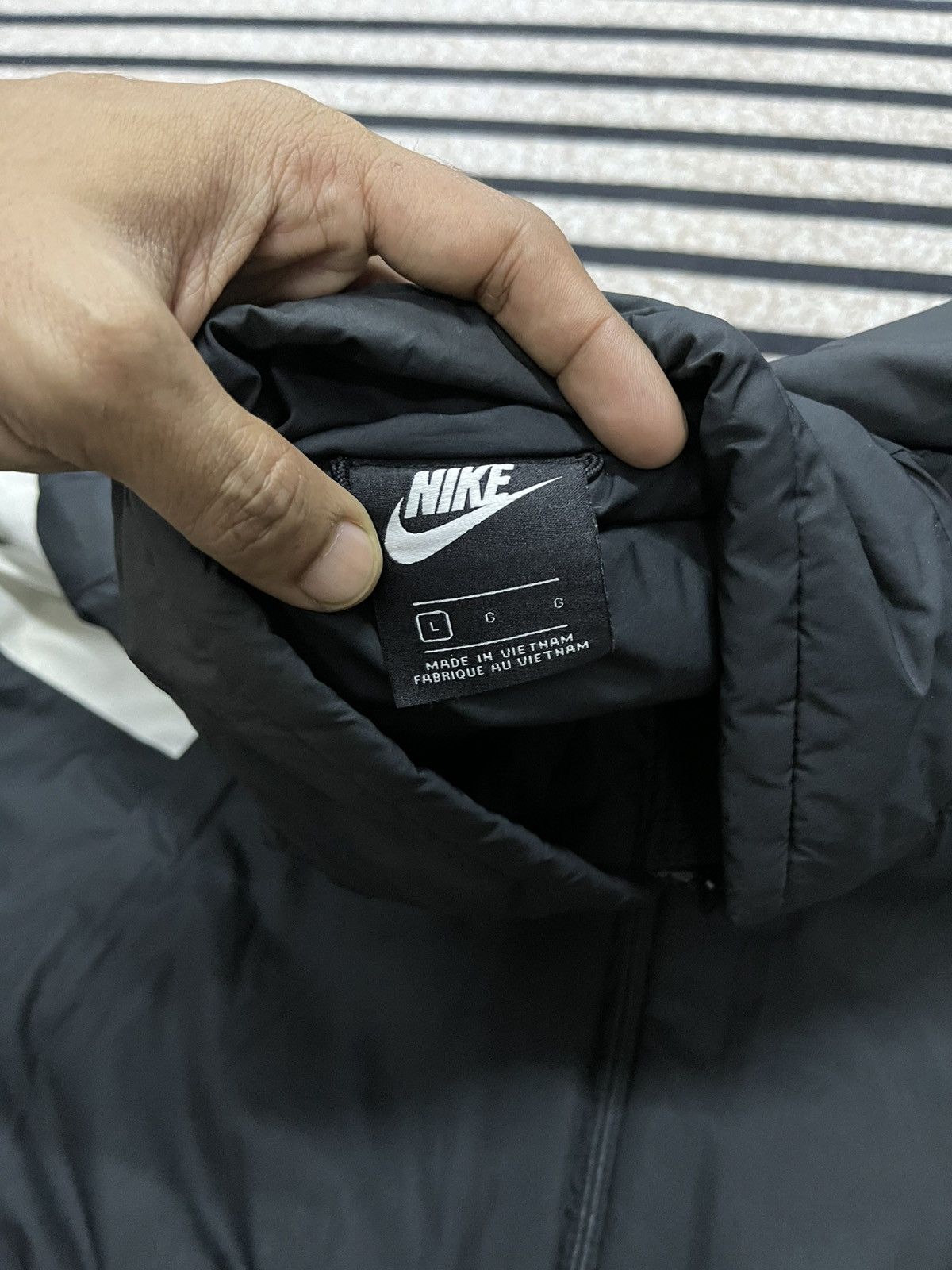 Nike 2000s NIKE BOMBER JACKET BIG LOGO SUN FADED Size US L / EU 52-54 / 3 - 9 Thumbnail